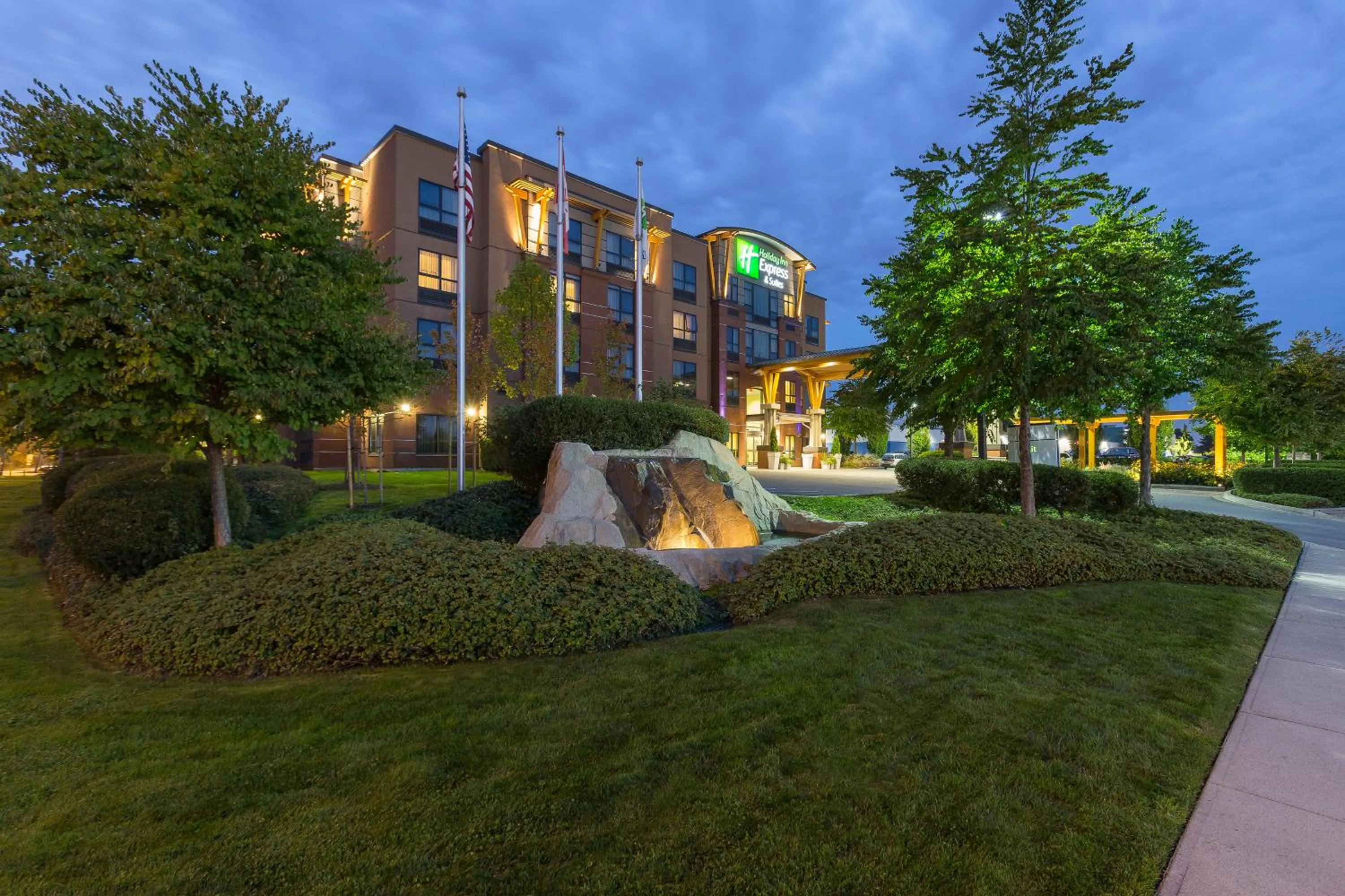 Property building in Holiday Inn Express & Suites Riverport Richmond by IHG