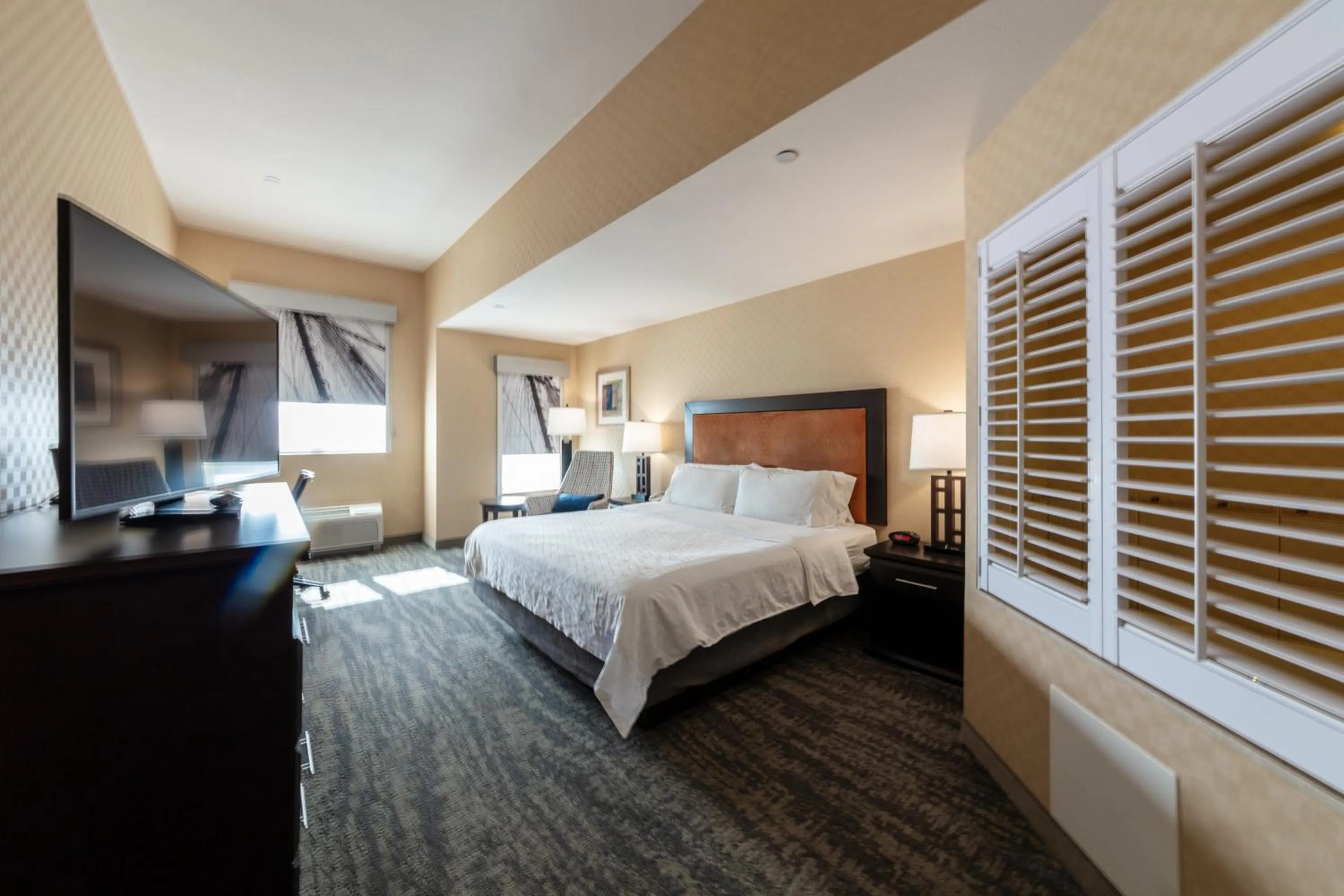 Bedroom, Bed in Holiday Inn Express & Suites Riverport Richmond by IHG