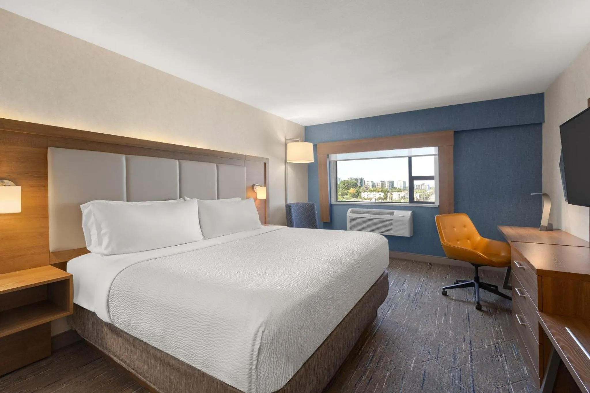 Photo of the whole room, Bed in Holiday Inn Express Vancouver Airport-Richmond by IHG