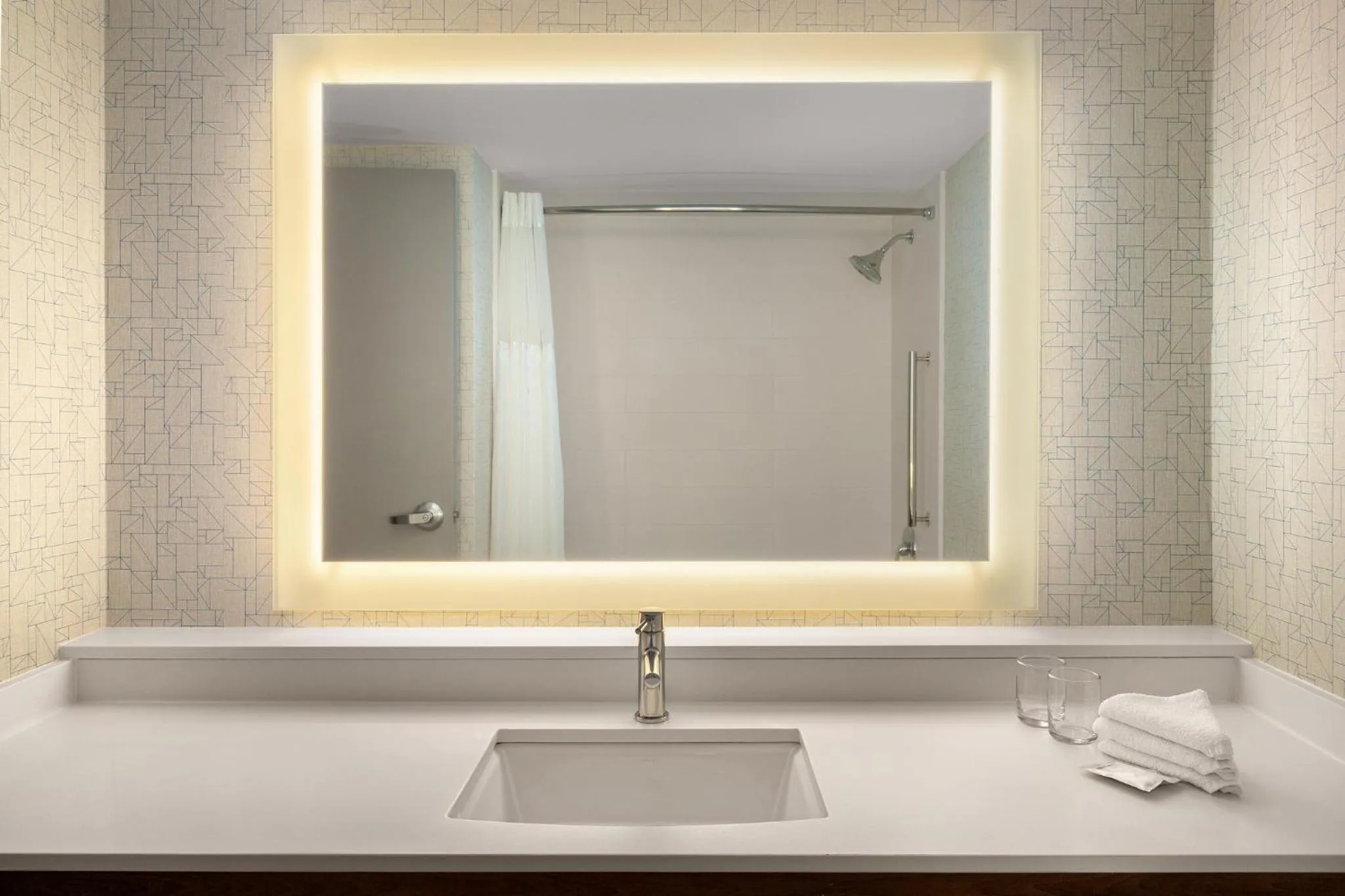 Photo of the whole room in Holiday Inn Express Vancouver Airport-Richmond by IHG