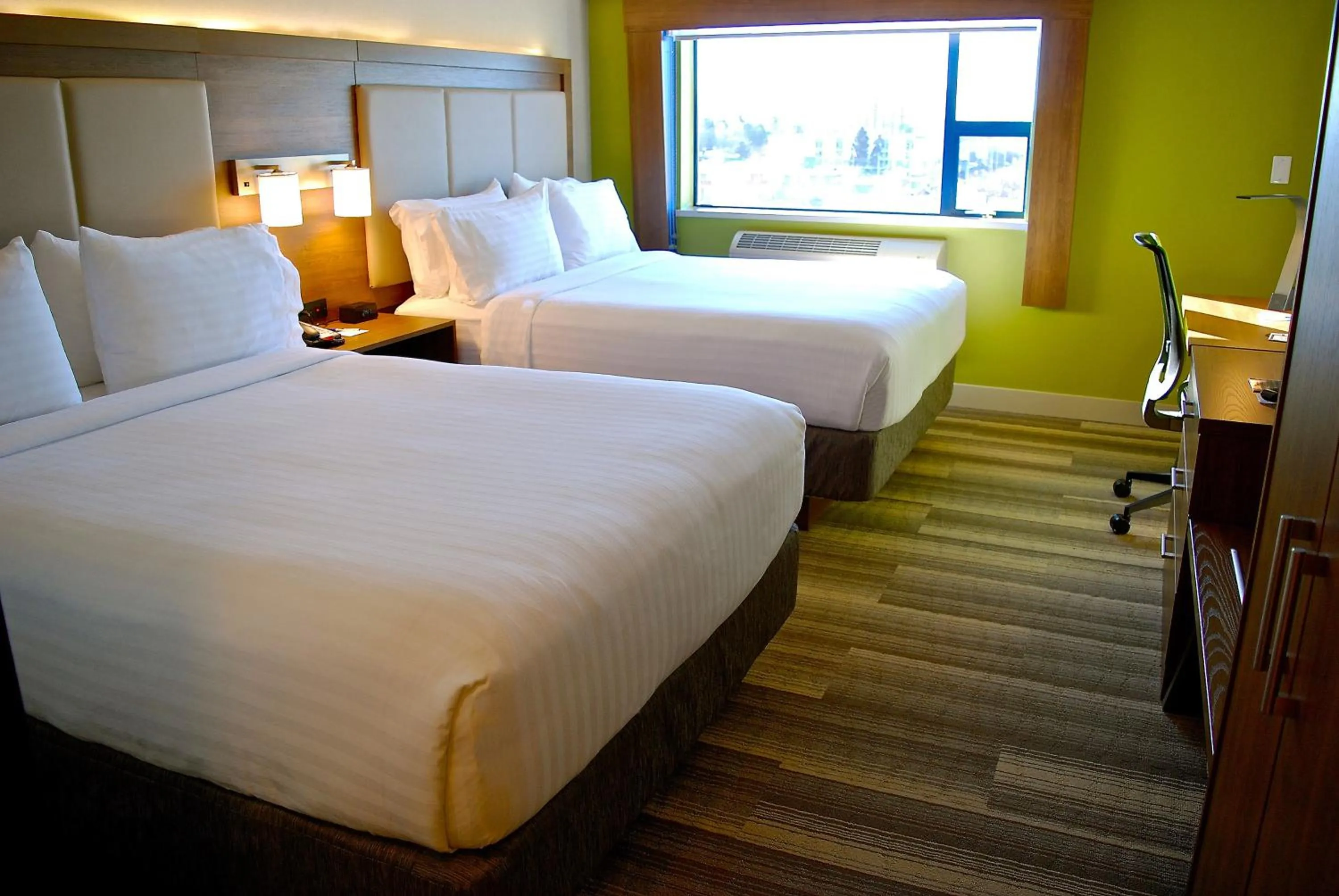 Photo of the whole room, Bed in Holiday Inn Express Vancouver Airport-Richmond by IHG