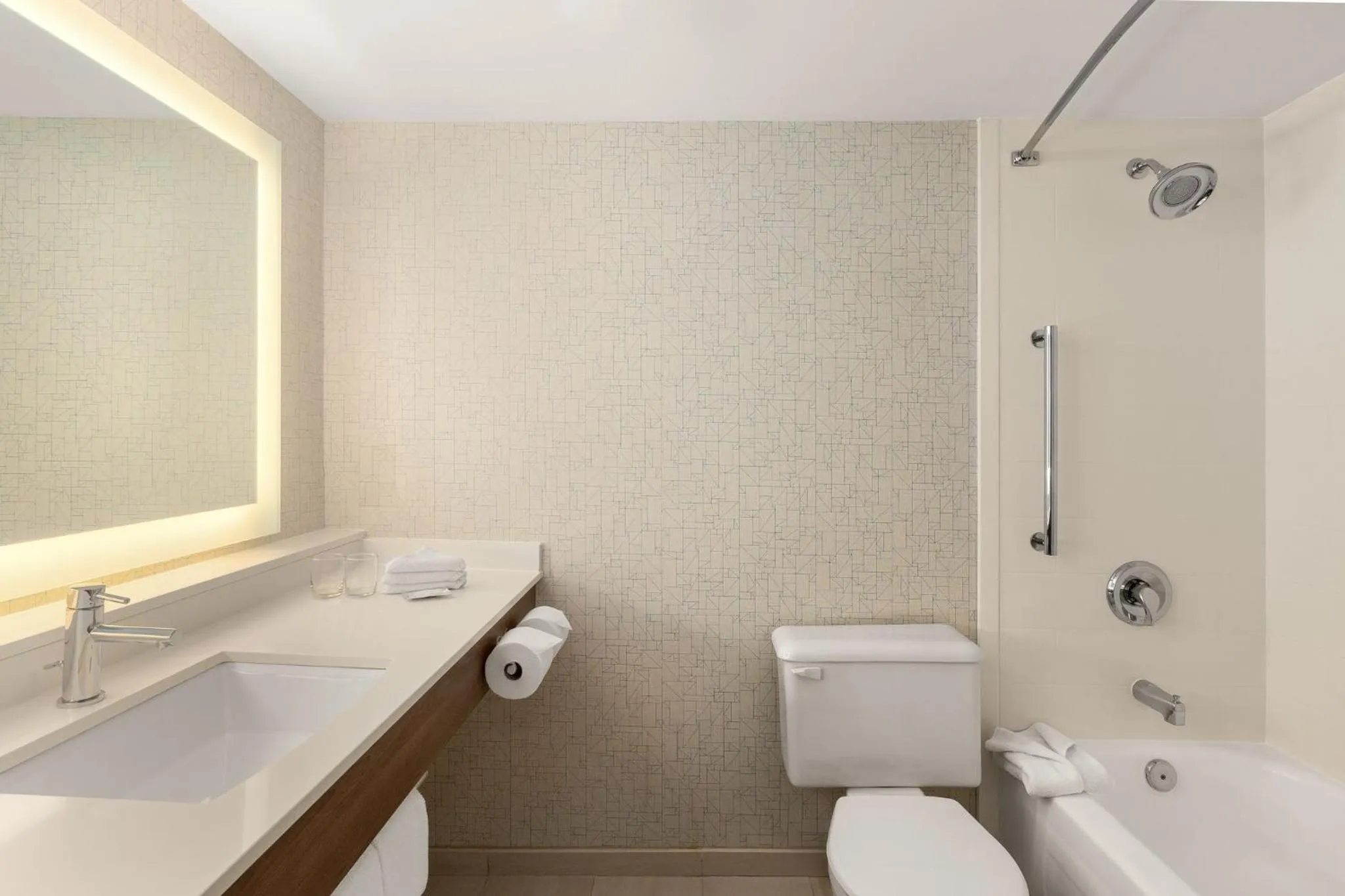 Photo of the whole room in Holiday Inn Express Vancouver Airport-Richmond by IHG