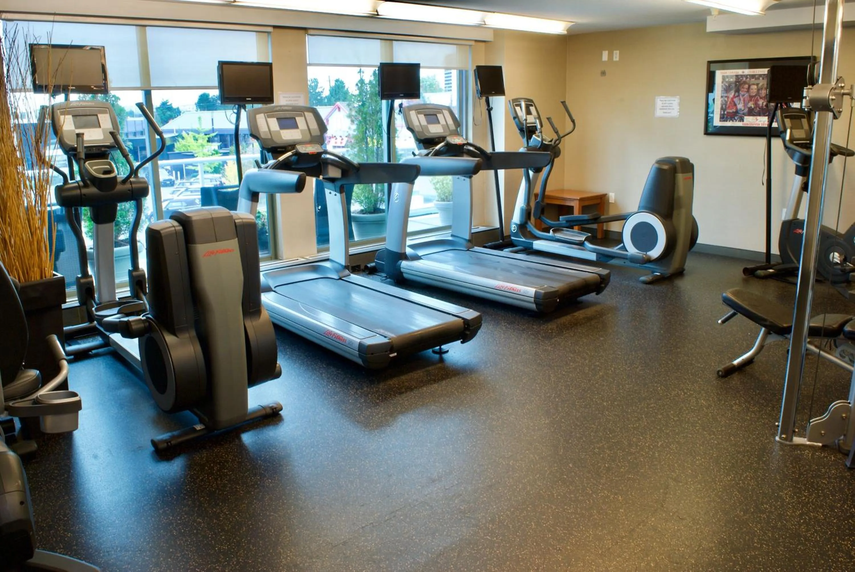 Fitness centre/facilities in Holiday Inn Vancouver Airport Richmond by IHG