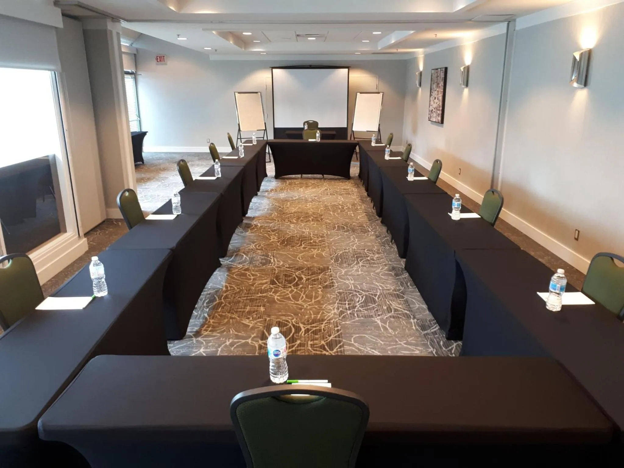 Meeting/conference room in Holiday Inn Vancouver Airport Richmond by IHG