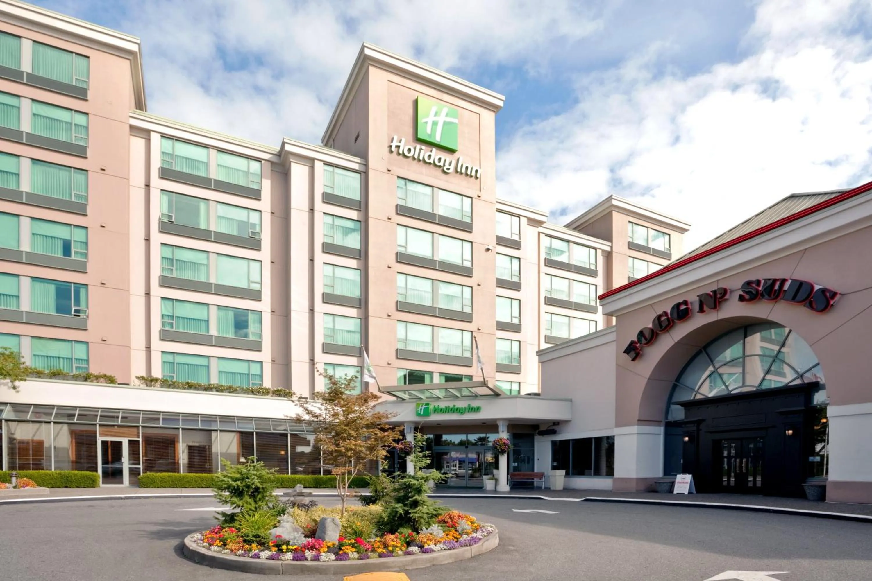 Property building in Holiday Inn Vancouver Airport Richmond by IHG
