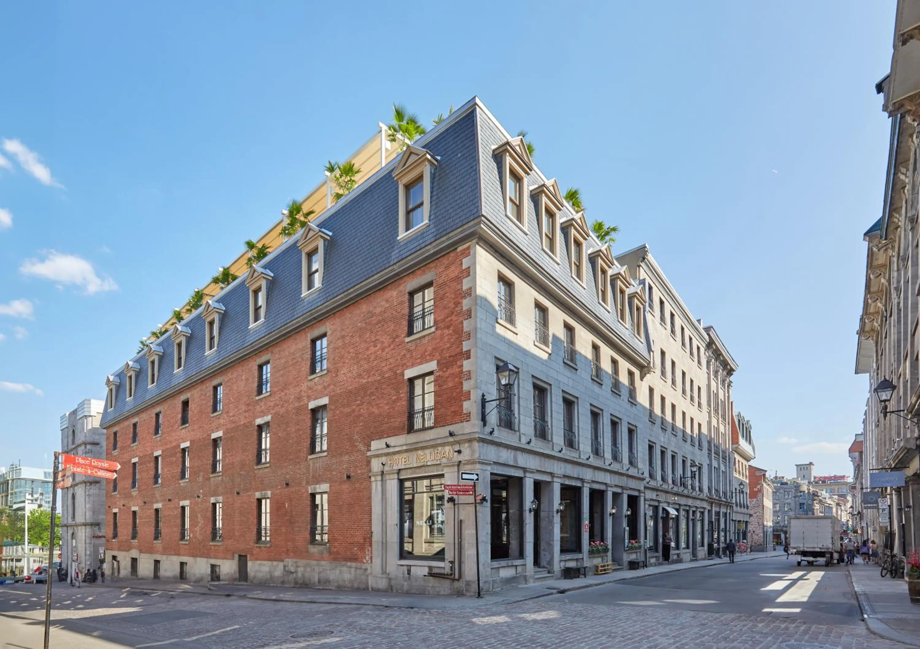 Facade/entrance in Hotel Nelligan