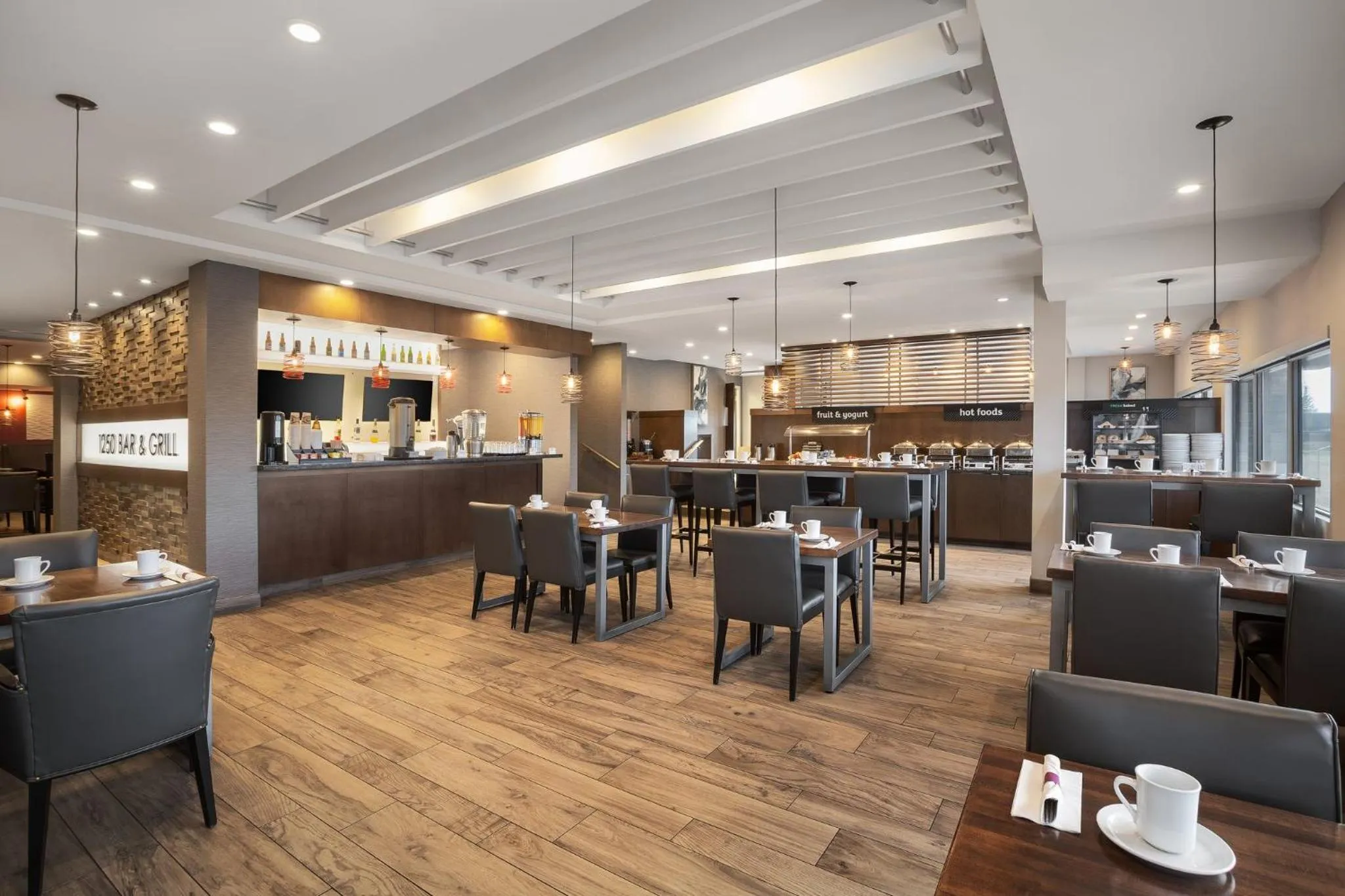 Restaurant/places to eat in Holiday Inn Calgary Airport by IHG