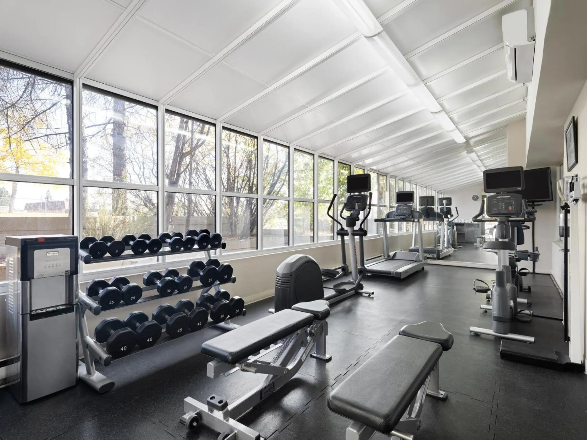 Fitness centre/facilities in Holiday Inn Calgary Airport by IHG