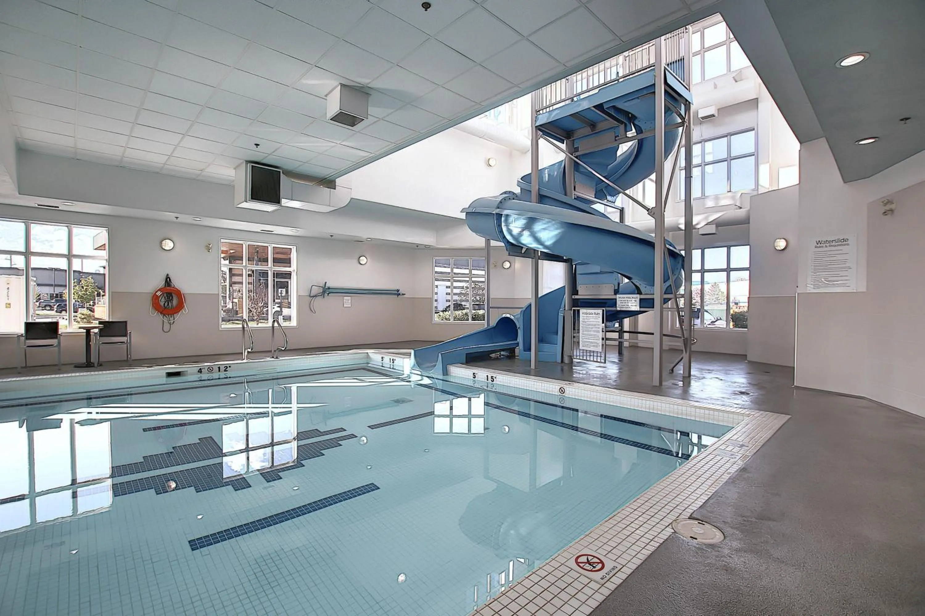 Swimming pool in Holiday Inn Express Airport Calgary by IHG