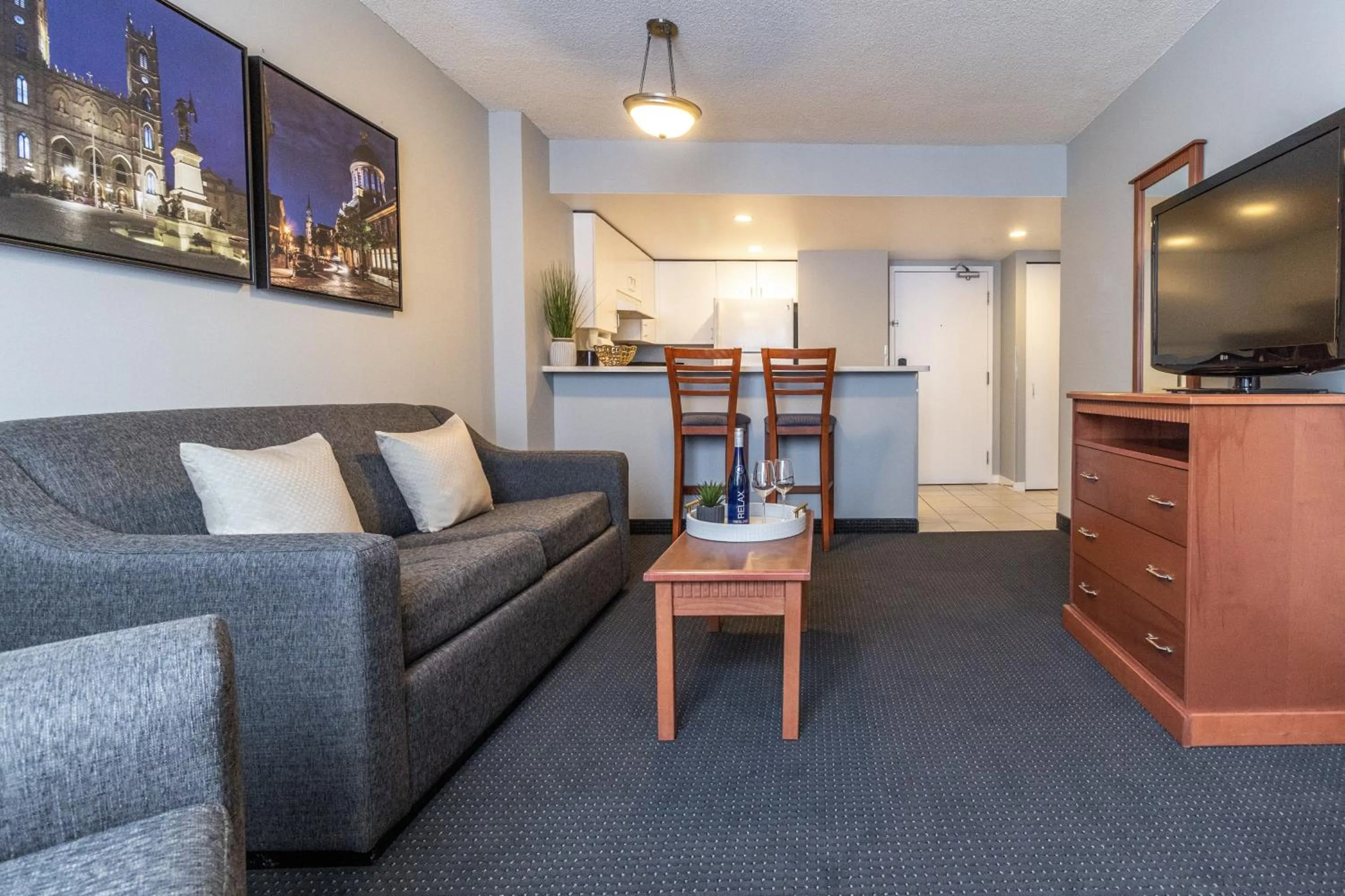 TV and multimedia in Hôtel Saint-Laurent Montréal