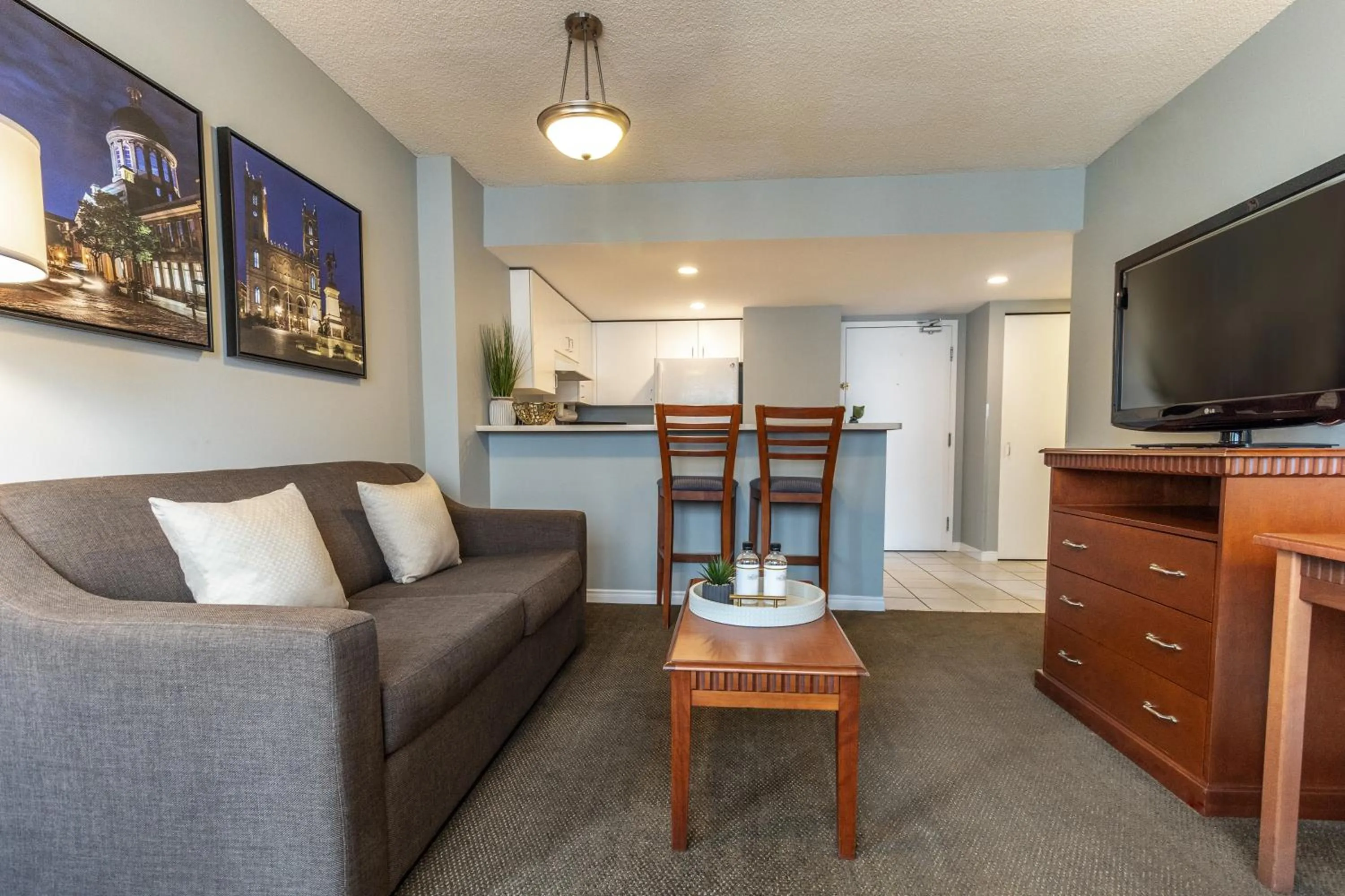 TV and multimedia in Hôtel Saint-Laurent Montréal