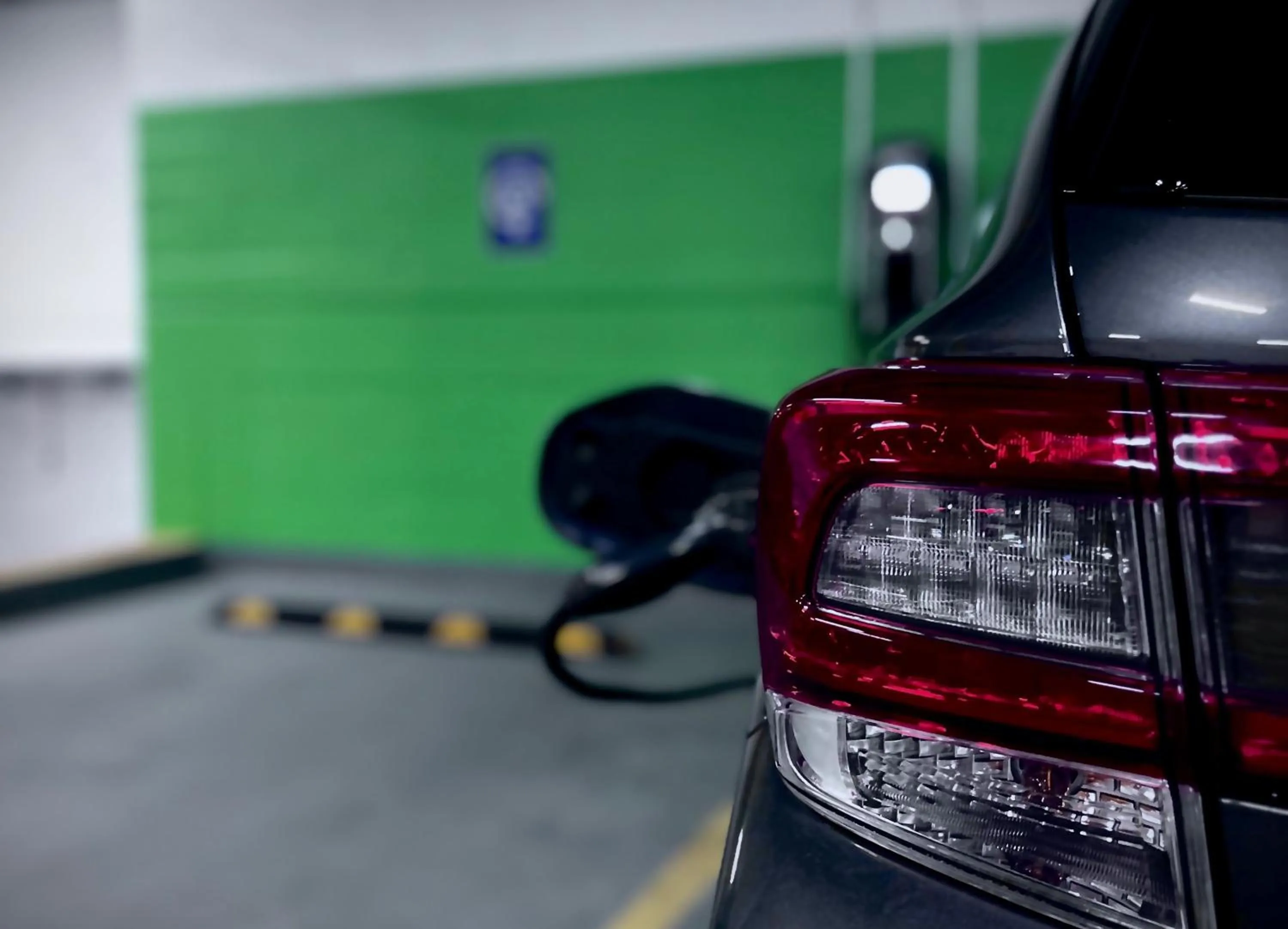 Parking in Holiday Inn Montreal Centre Ville Downtown by IHG