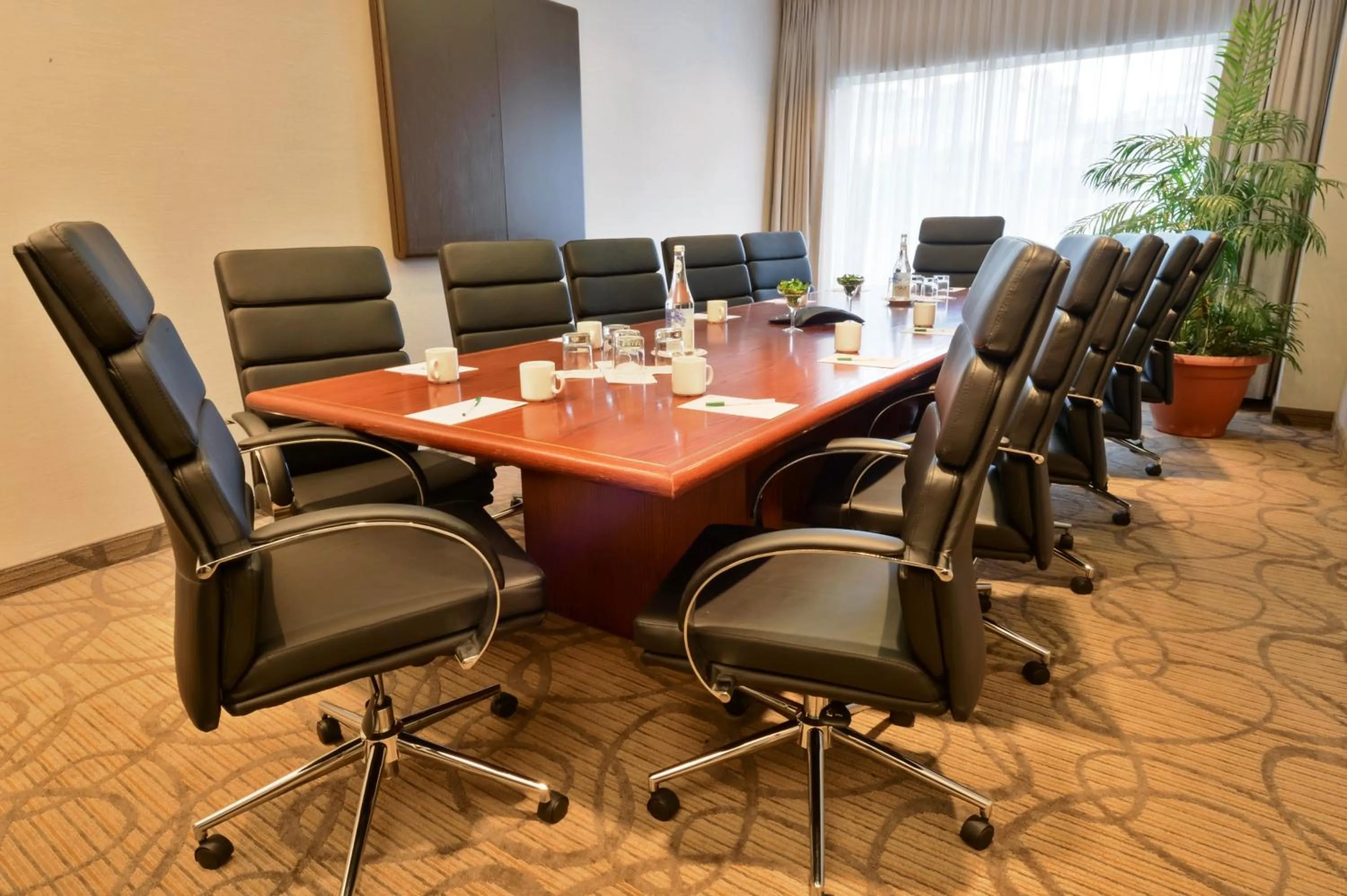 Meeting/conference room in Holiday Inn Montreal Centre Ville Downtown by IHG