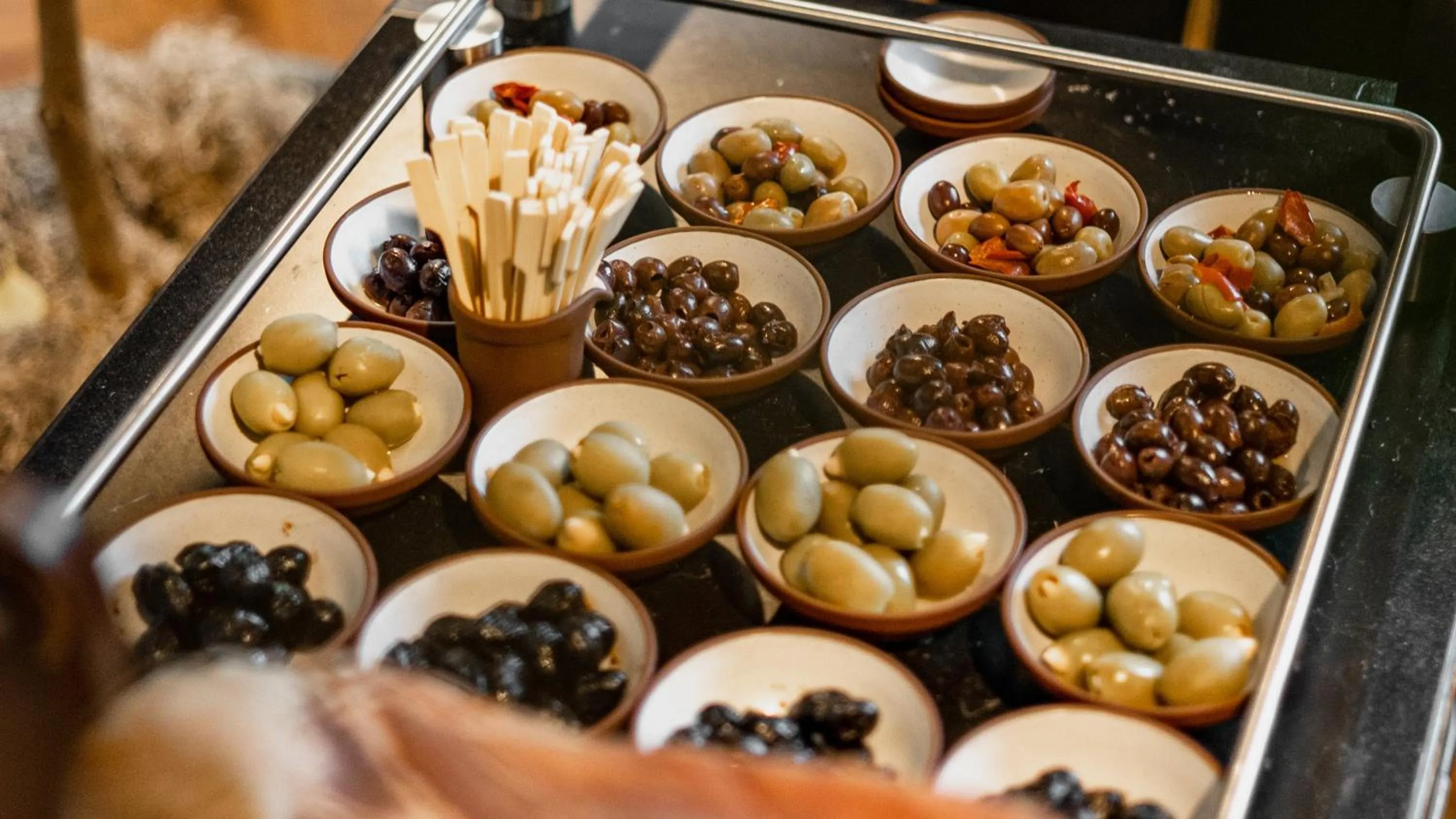 Restaurant/places to eat in InterContinental Montreal by IHG