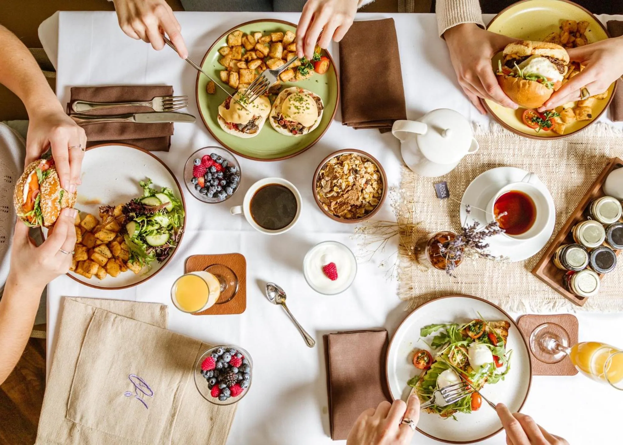 Restaurant/places to eat in InterContinental Montreal by IHG