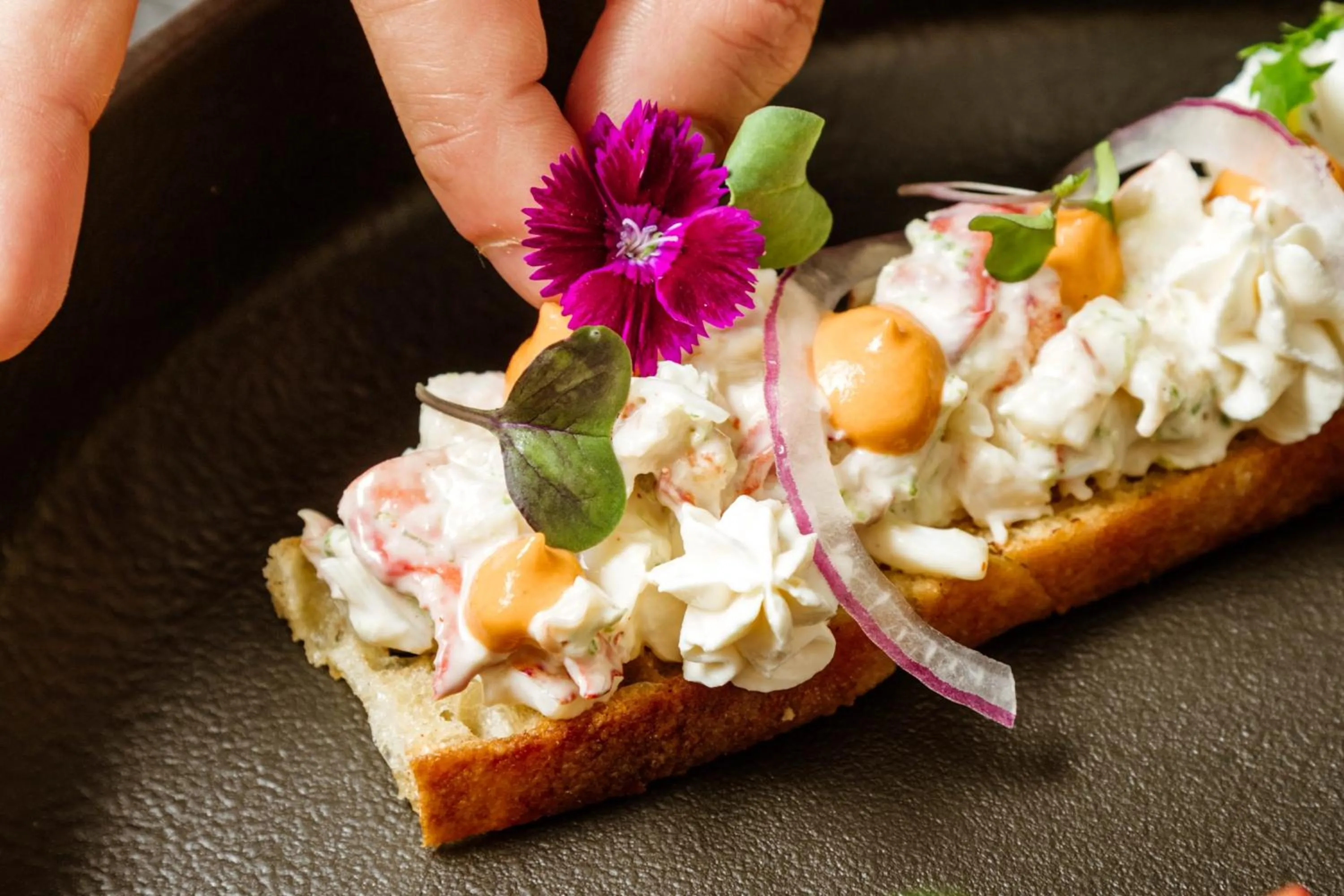 Restaurant/places to eat in InterContinental Montreal by IHG