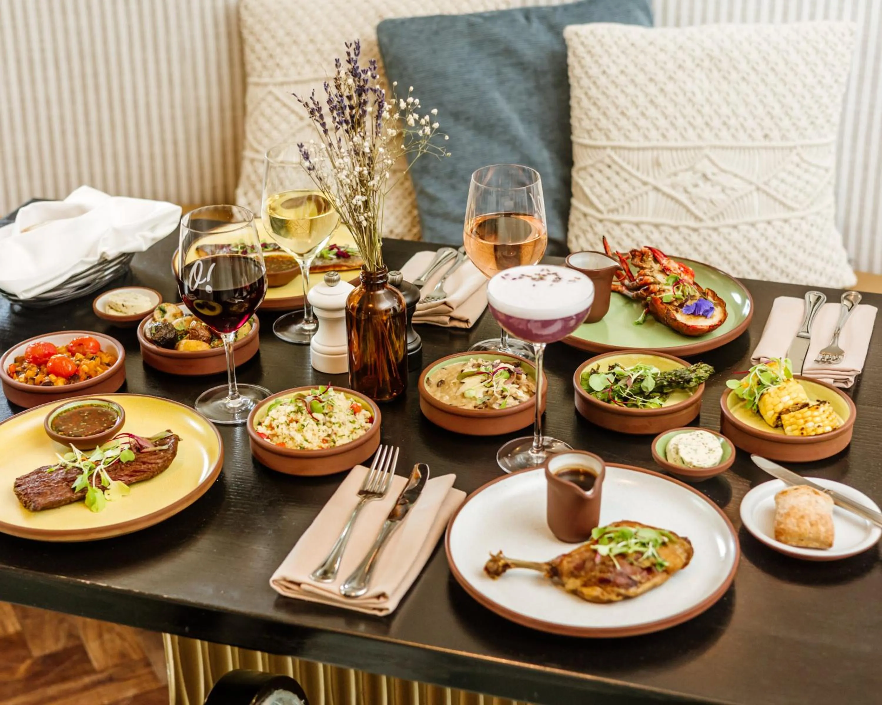 Restaurant/places to eat in InterContinental Montreal by IHG