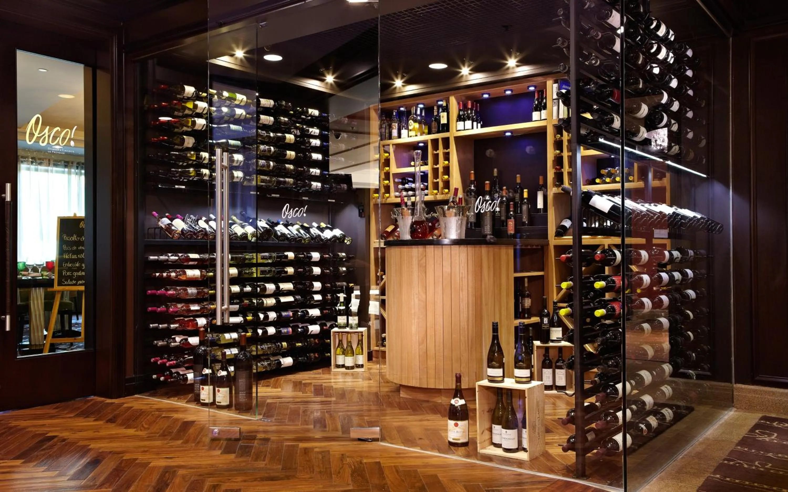 Restaurant/places to eat in InterContinental Montreal by IHG