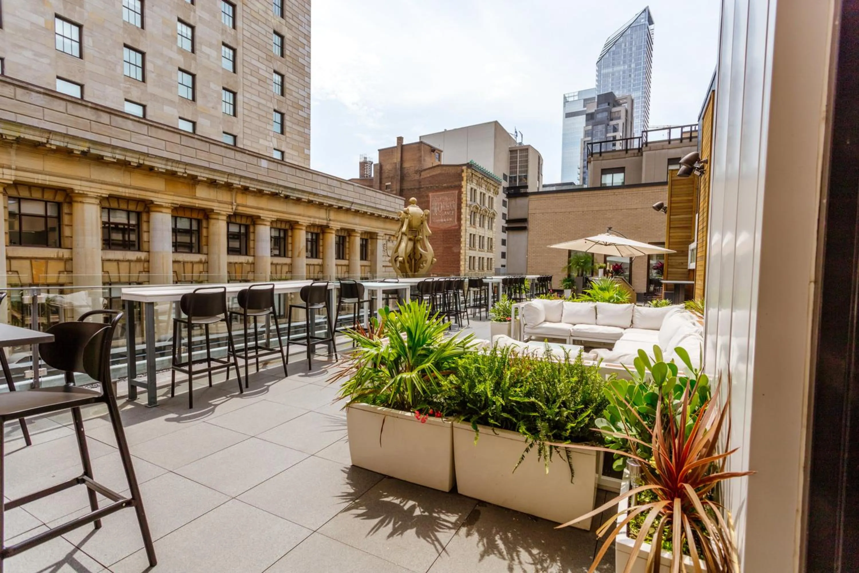 Restaurant/places to eat in InterContinental Montreal by IHG