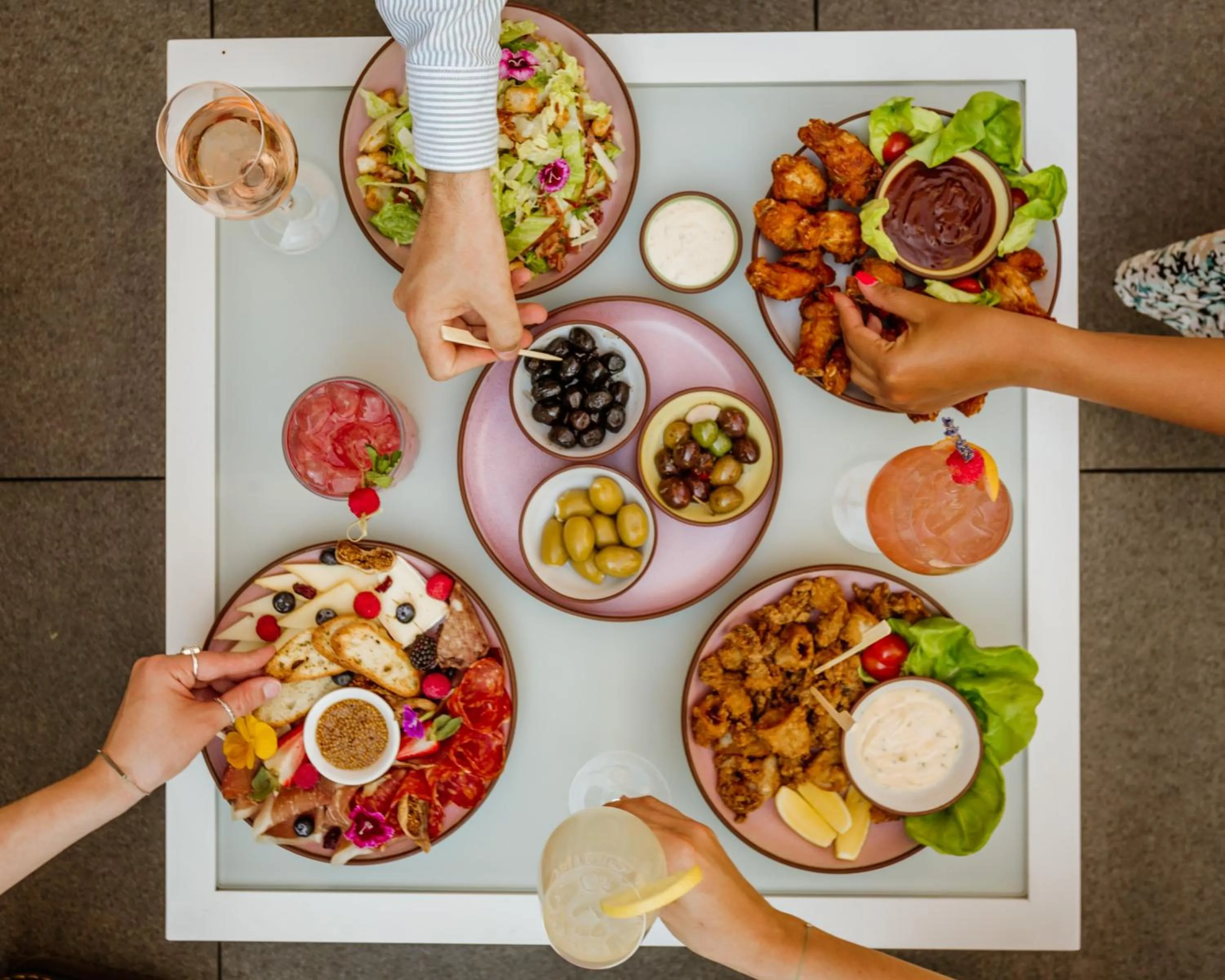 Restaurant/places to eat in InterContinental Montreal by IHG