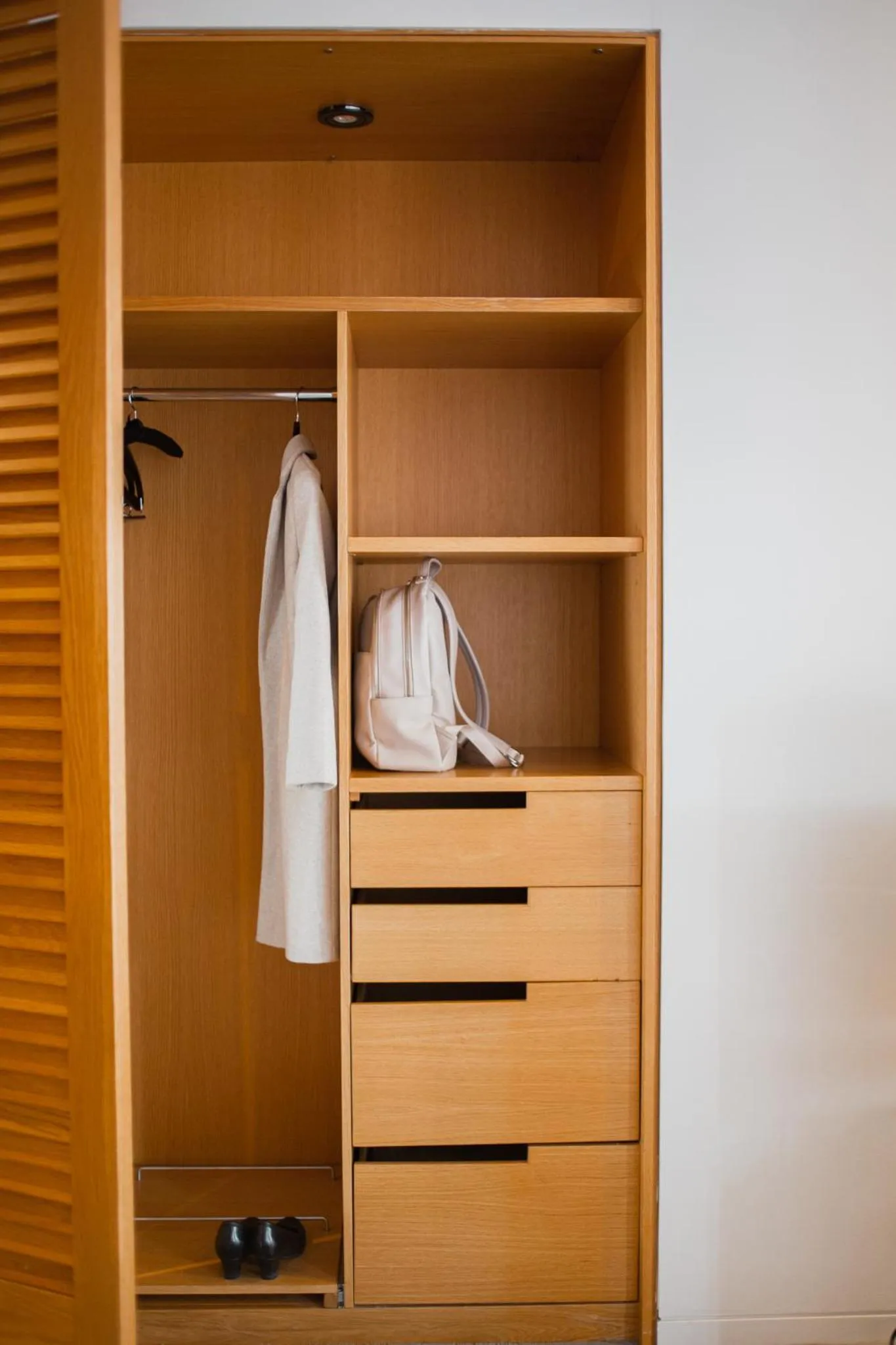 wardrobe in Hotel Gault