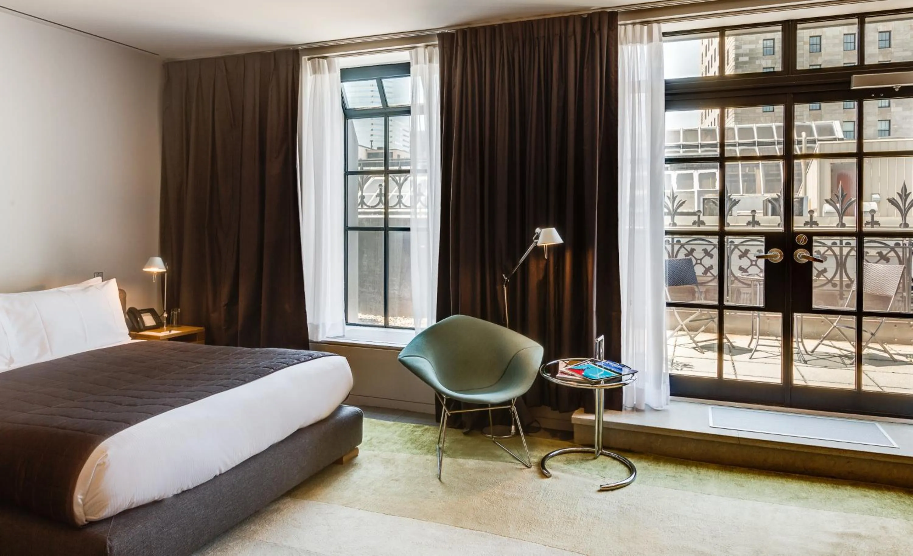 Day, Bed in Hotel Gault