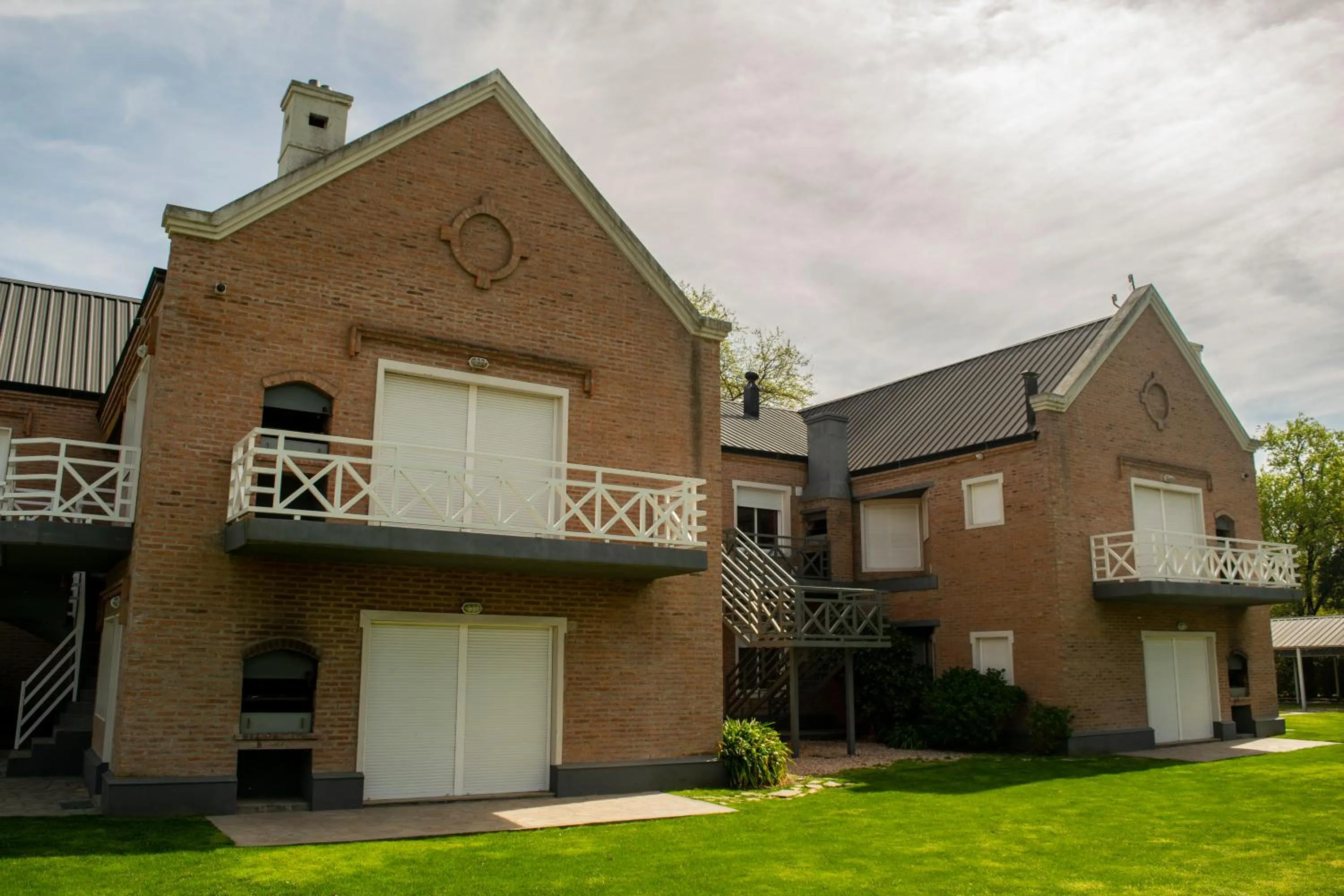 Property building in Los Robles Apart Hotel