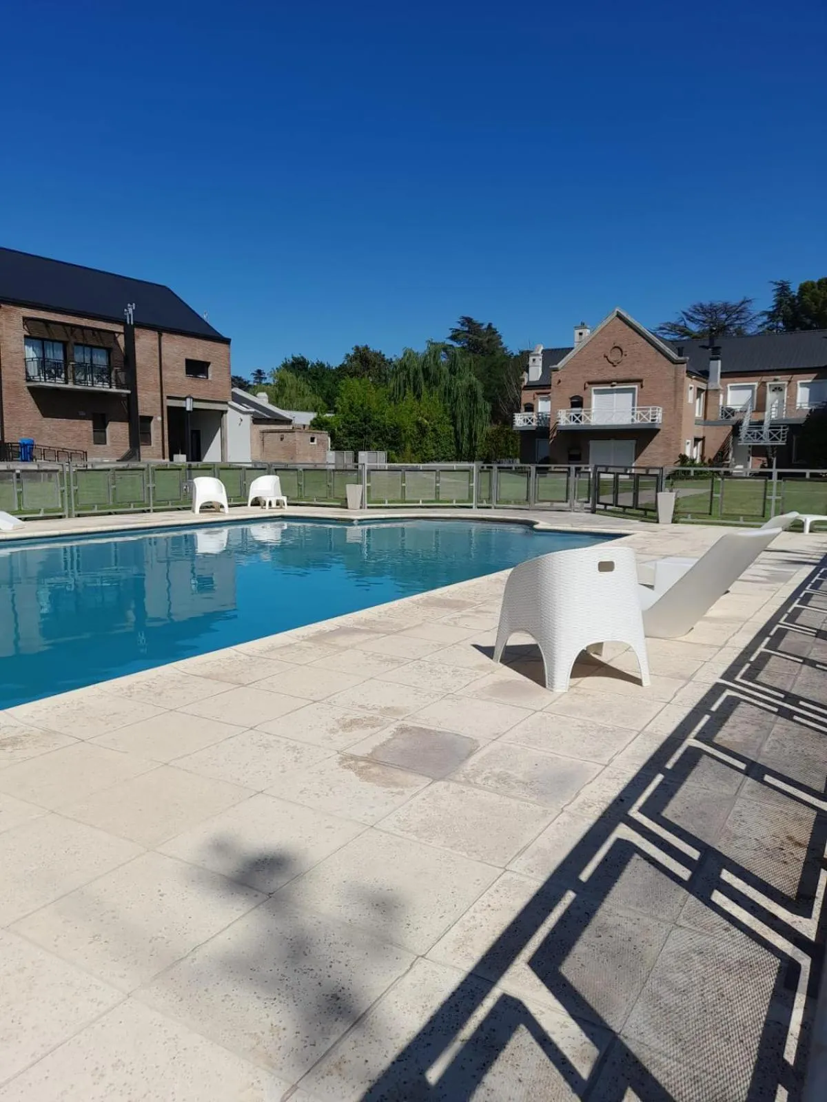 Swimming pool in Los Robles Apart Hotel
