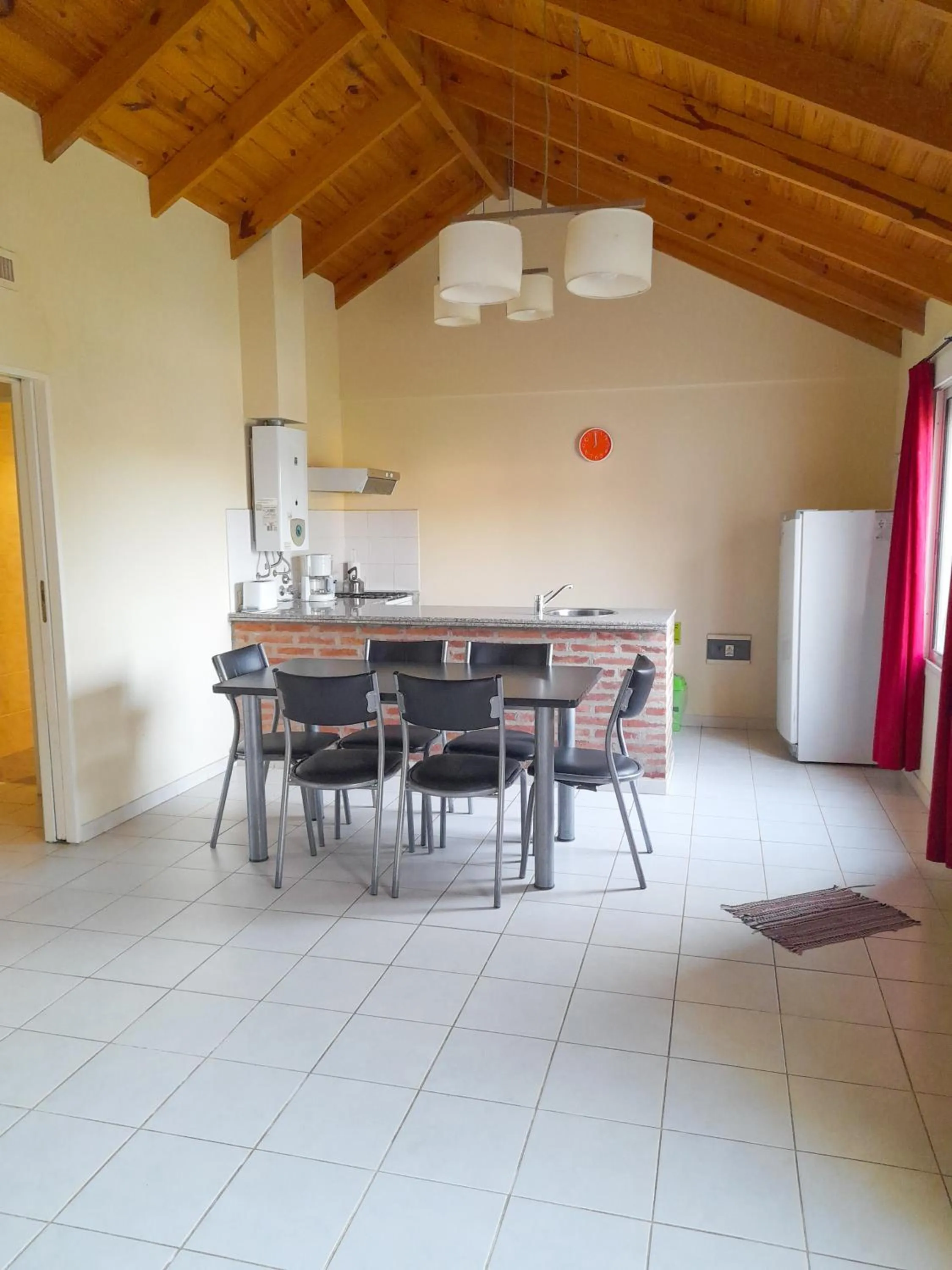 Los Robles Apart Hotel