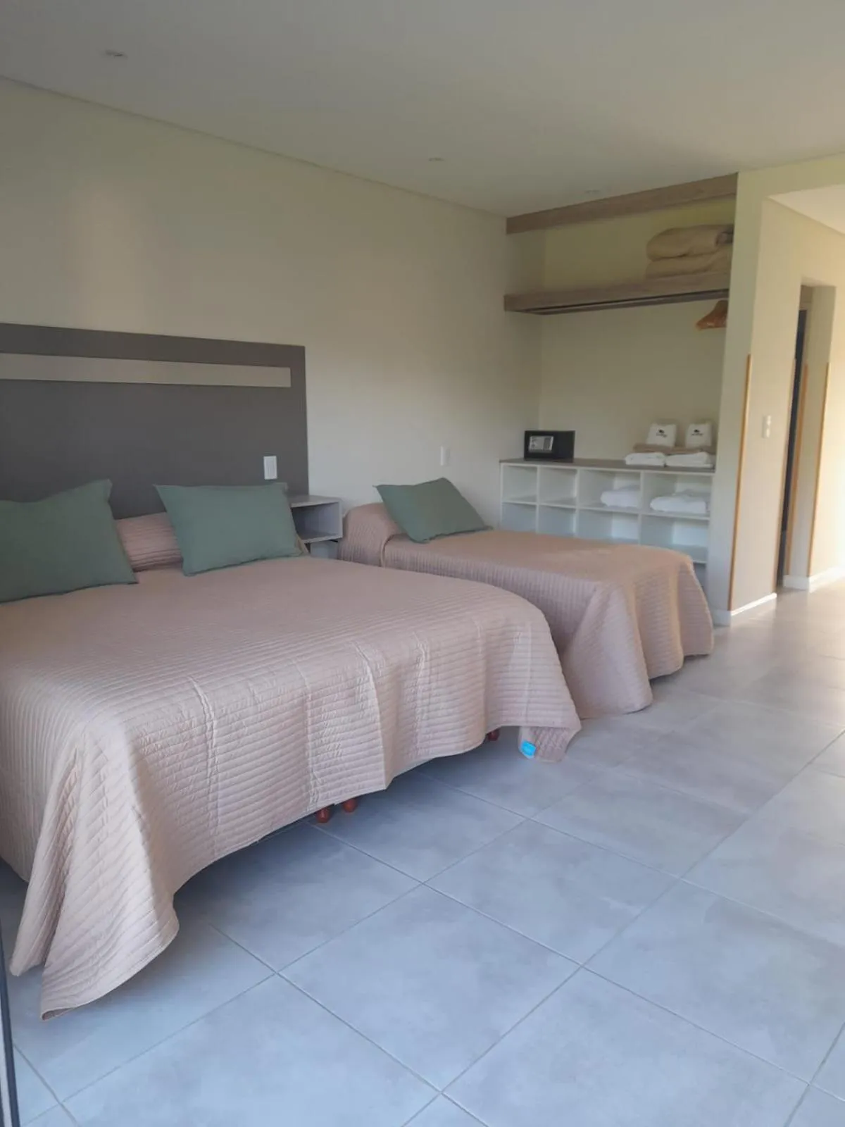 Photo of the whole room, Bed in Los Robles Apart Hotel