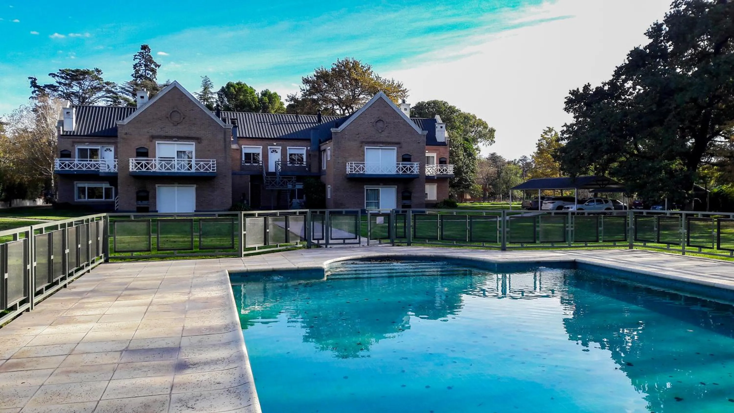 Property building in Los Robles Apart Hotel