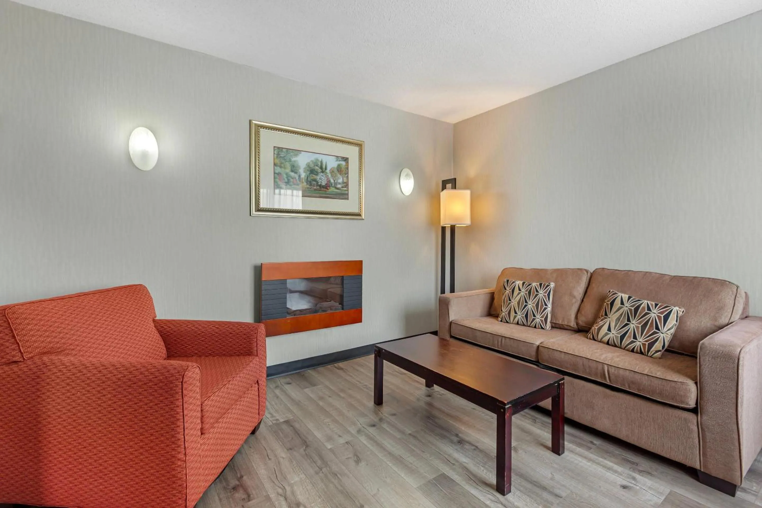 Bedroom in Quality Inn & Suites 5585 Ambler Drive Mississauga Ontario