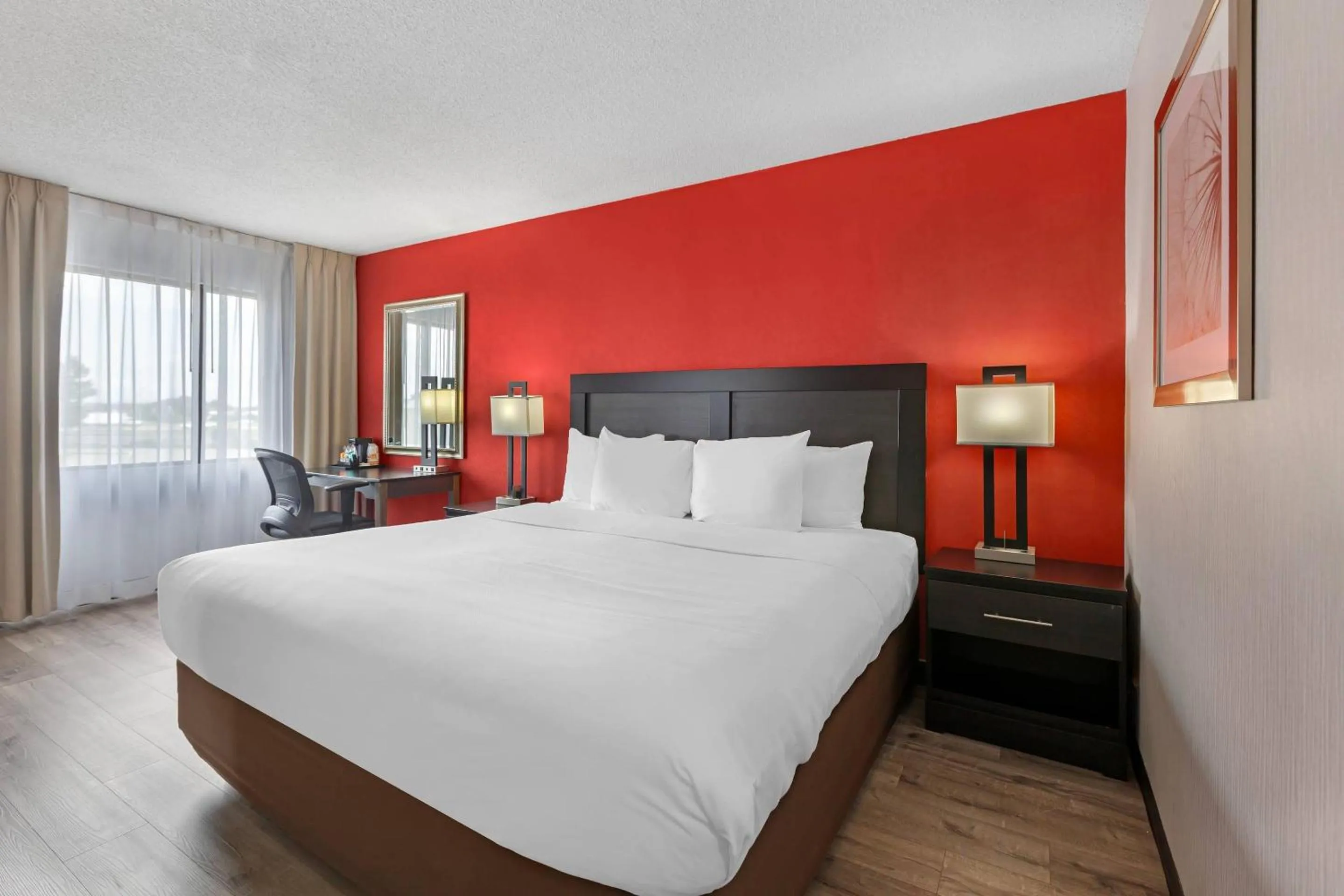 Bedroom, Bed in Quality Inn & Suites 5585 Ambler Drive Mississauga Ontario