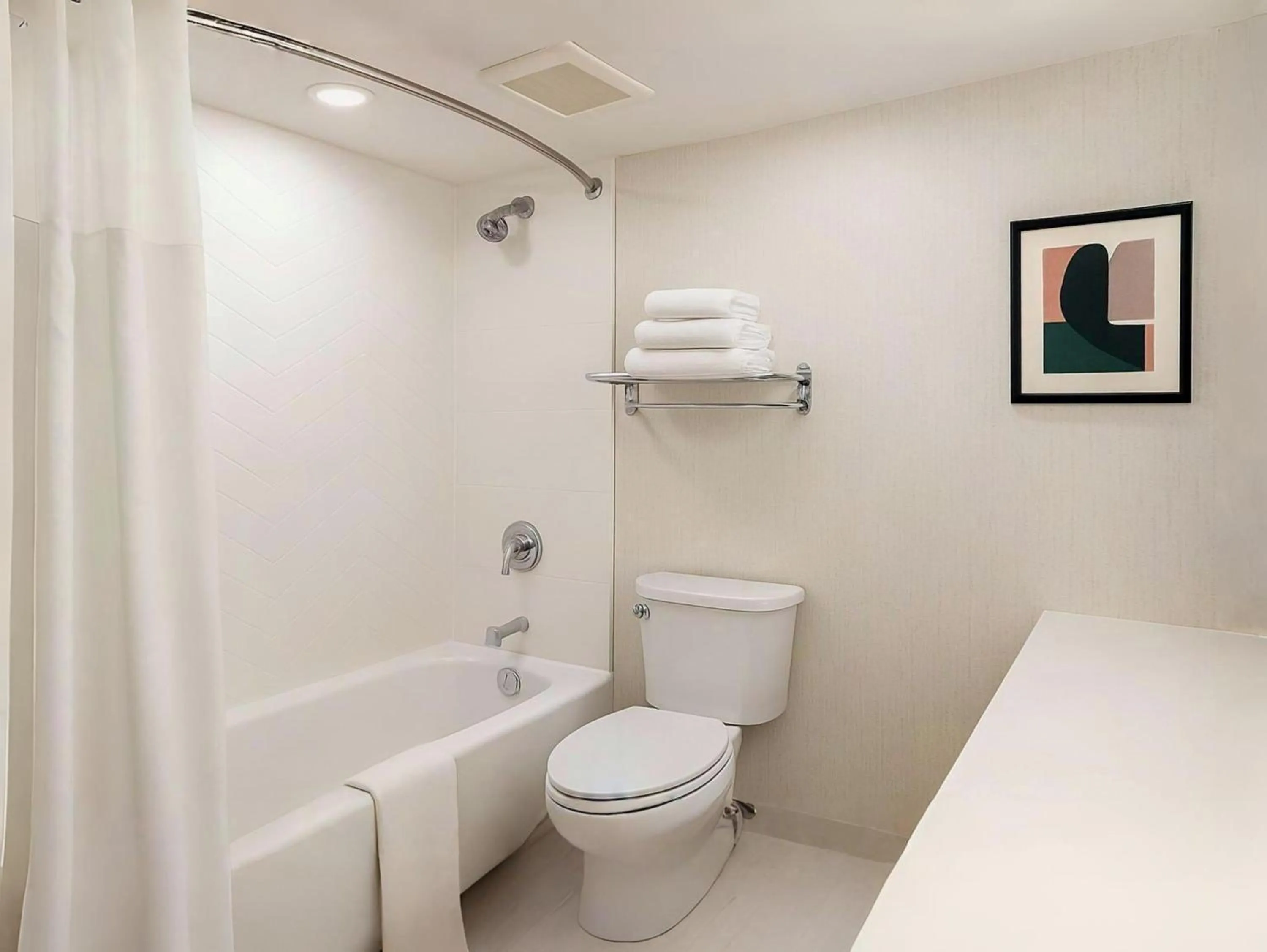 Bathroom in Holiday Inn & Suites Mississauga West - Meadowvale by IHG