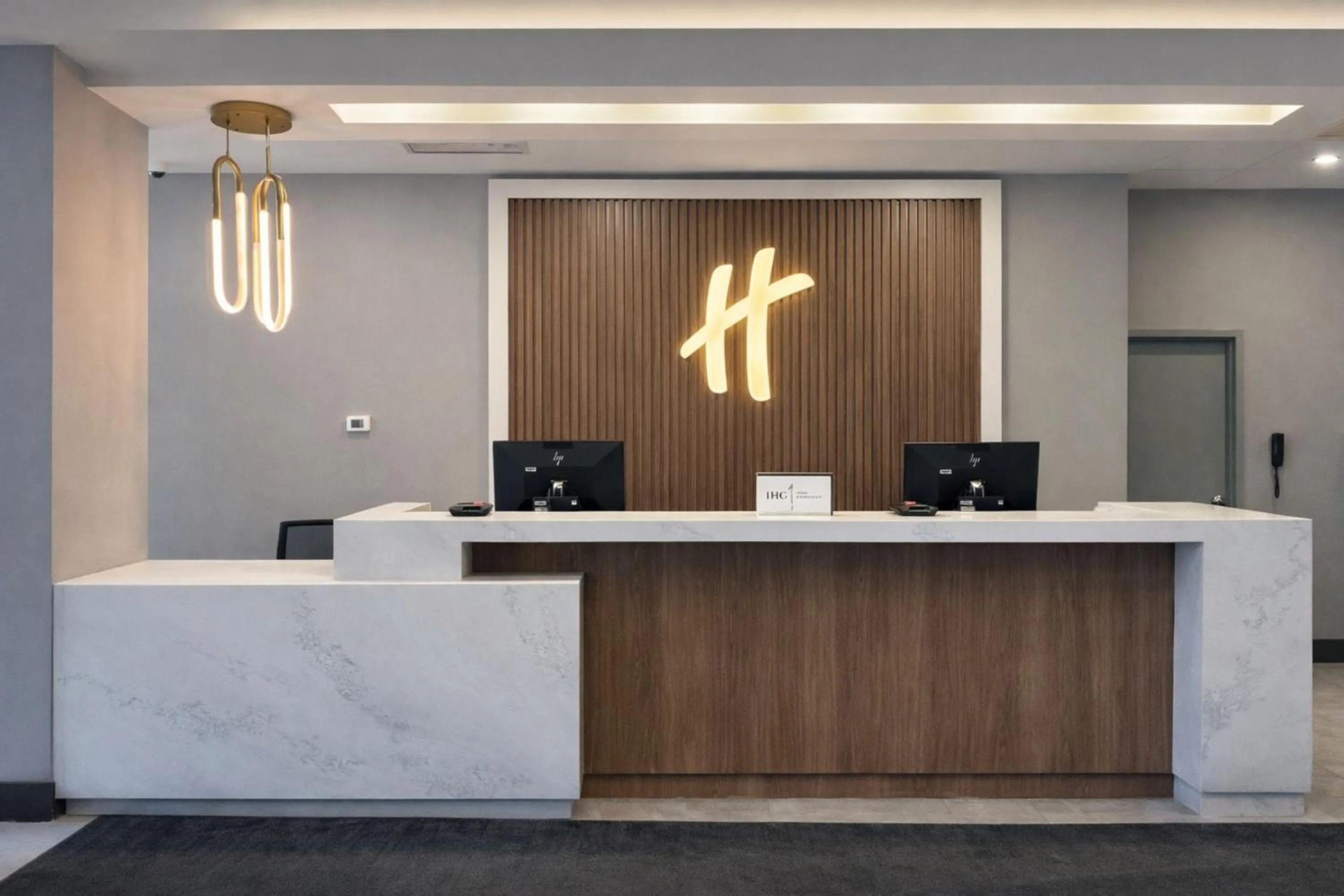 Property building in Holiday Inn & Suites Mississauga West - Meadowvale by IHG