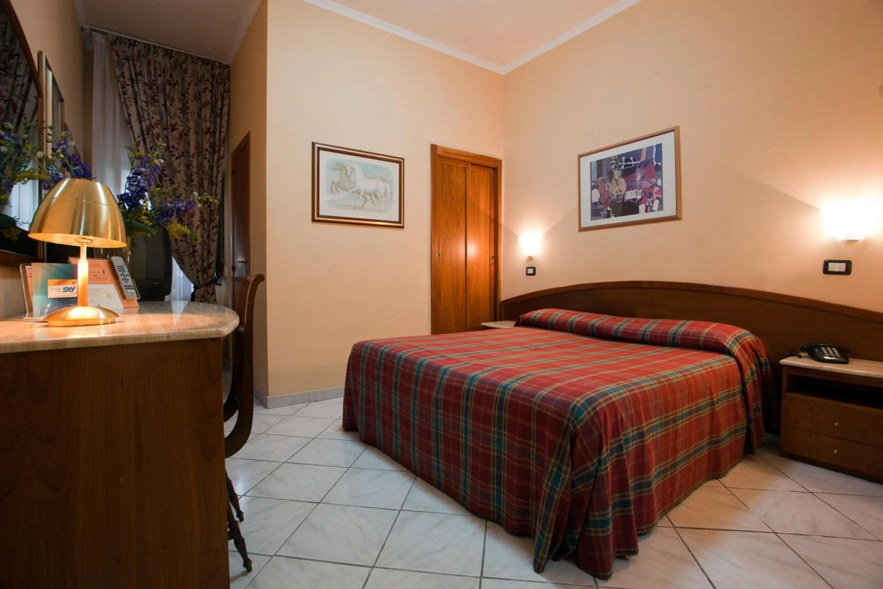 Photo of the whole room, Bed in Hermitage Capua Hotel