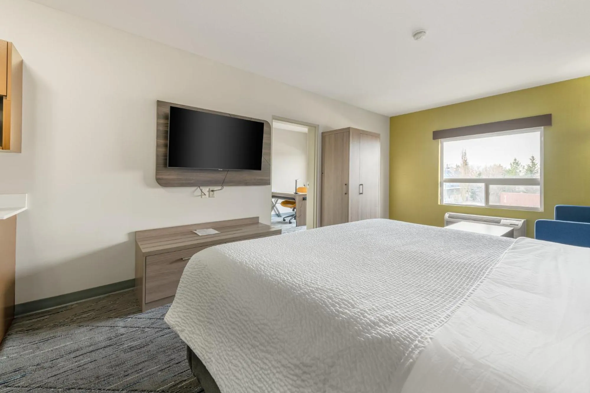 Bed in Holiday Inn Express Hotel & Suites-Edmonton South by IHG