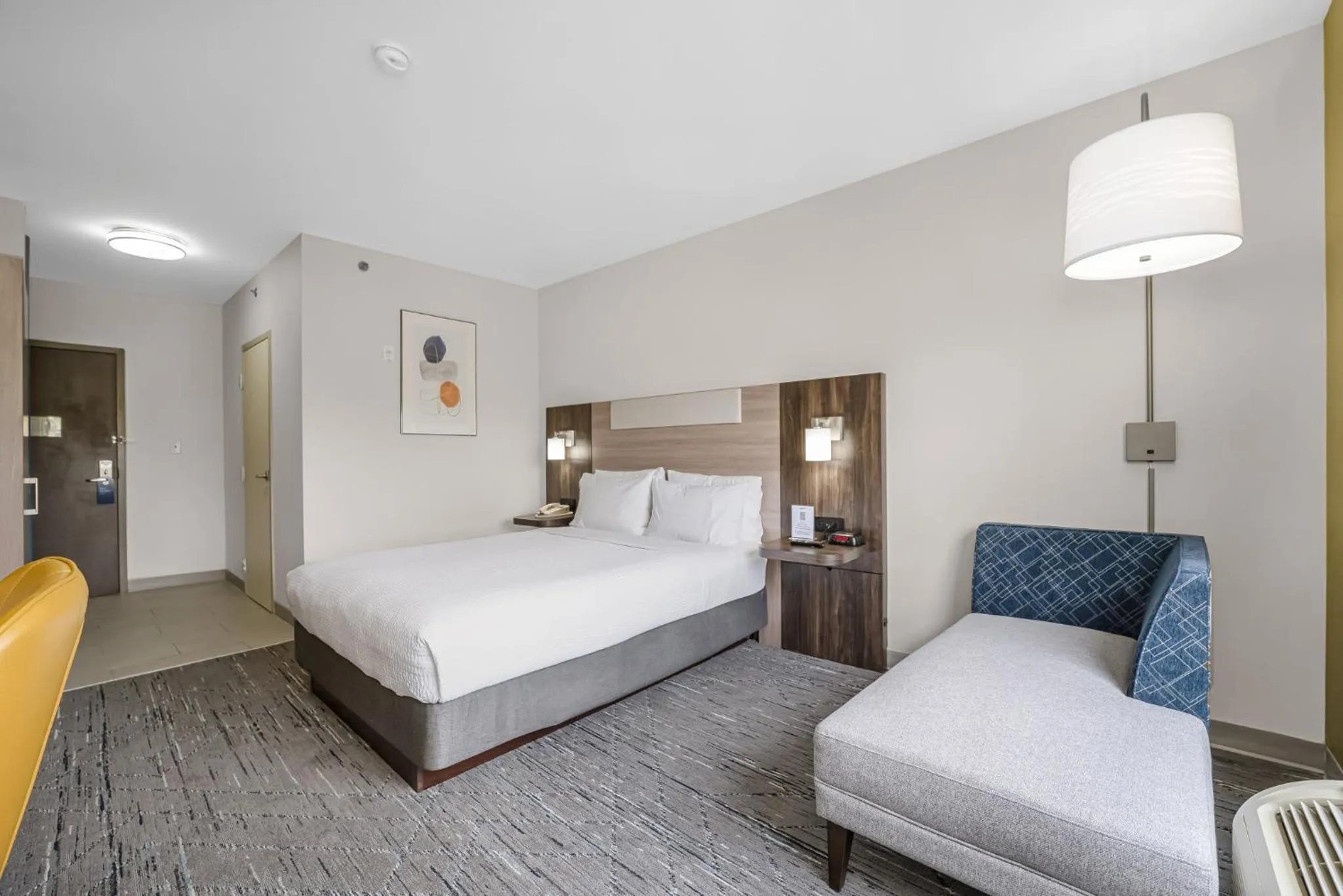 Photo of the whole room, Bed in Holiday Inn Express Hotel & Suites-Edmonton South by IHG