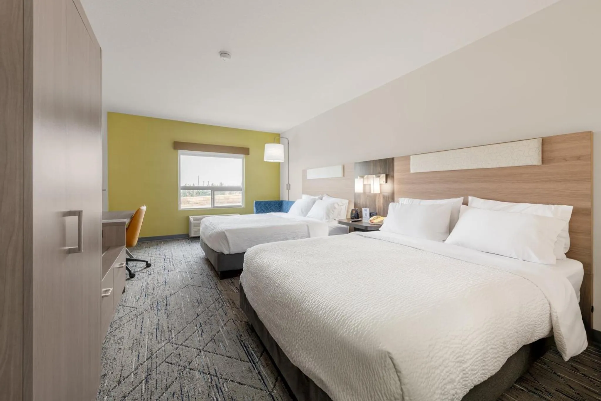 Photo of the whole room, Bed in Holiday Inn Express Hotel & Suites-Edmonton South by IHG