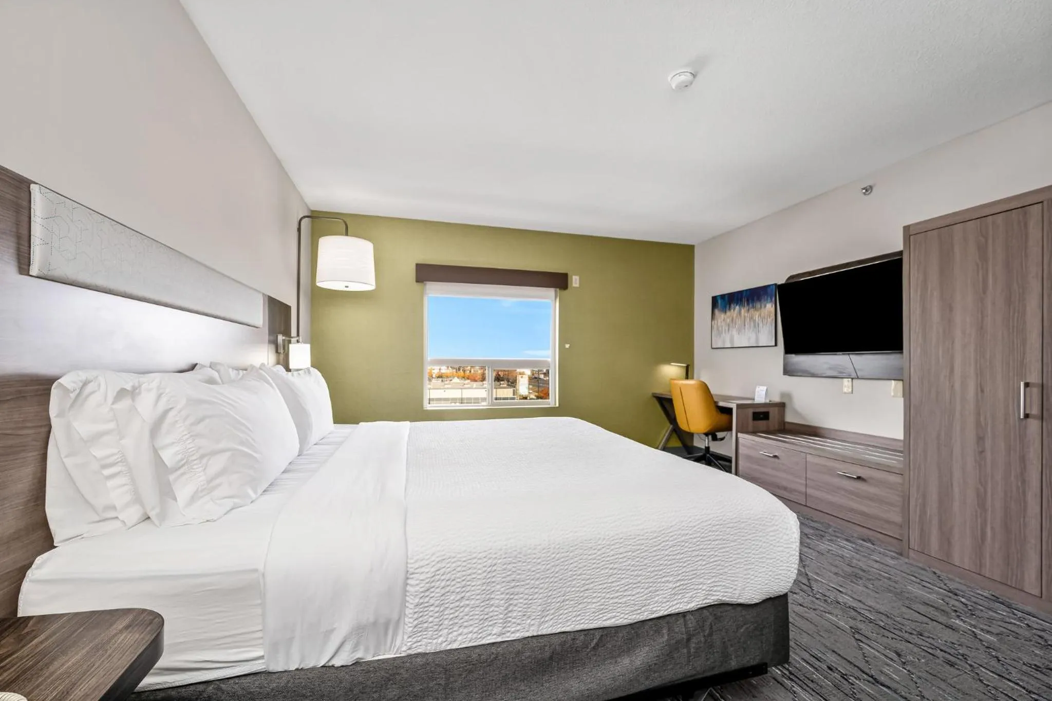 Photo of the whole room, Bed in Holiday Inn Express Hotel & Suites-Edmonton South by IHG