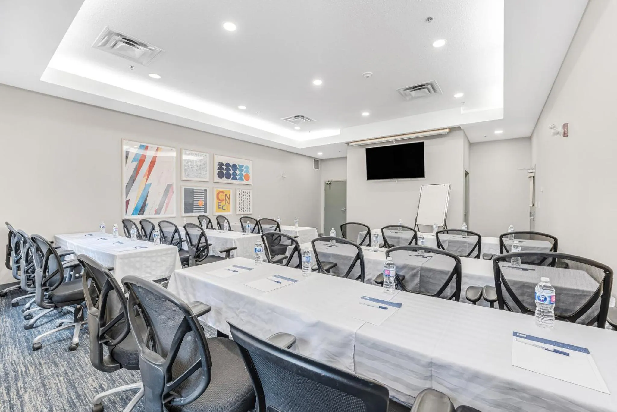 Meeting/conference room in Holiday Inn Express Hotel & Suites-Edmonton South by IHG