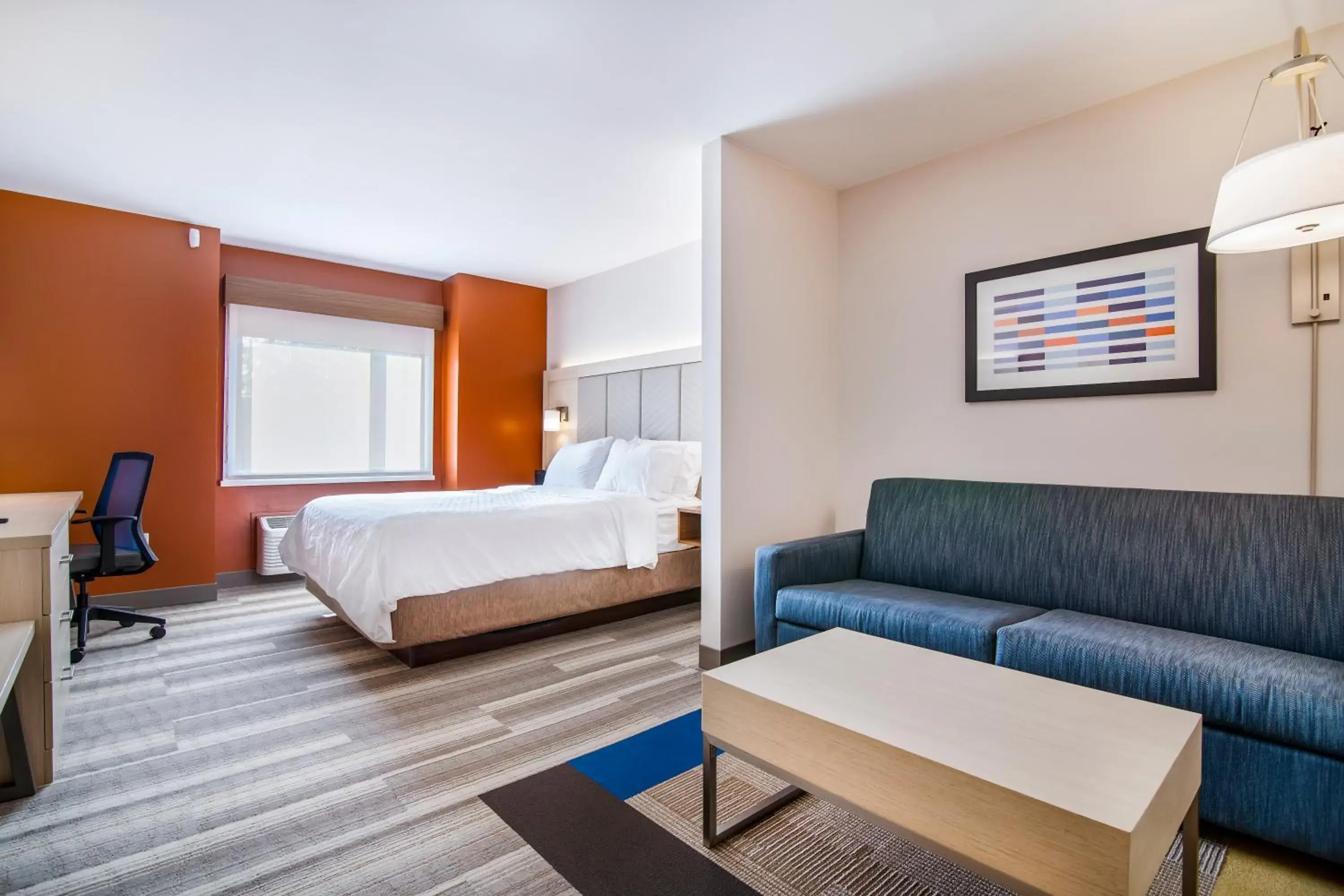 Queen Suite in Holiday Inn Express & Suites Langley by IHG Queen Suite in Holiday Inn Express & Suites Langley by IHG