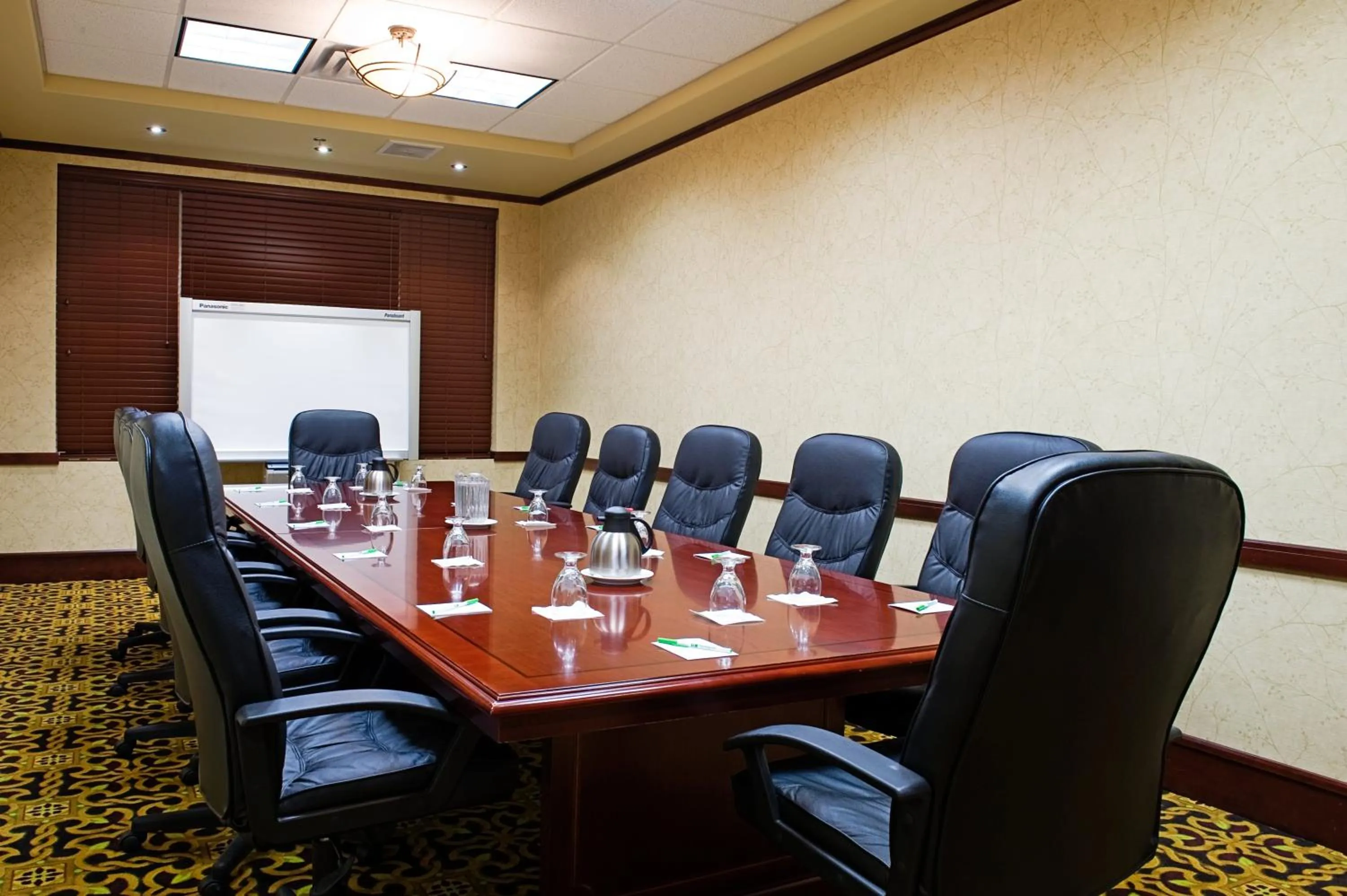 Meeting/conference room in Holiday Inn Hotel & Suites-West Edmonton by IHG
