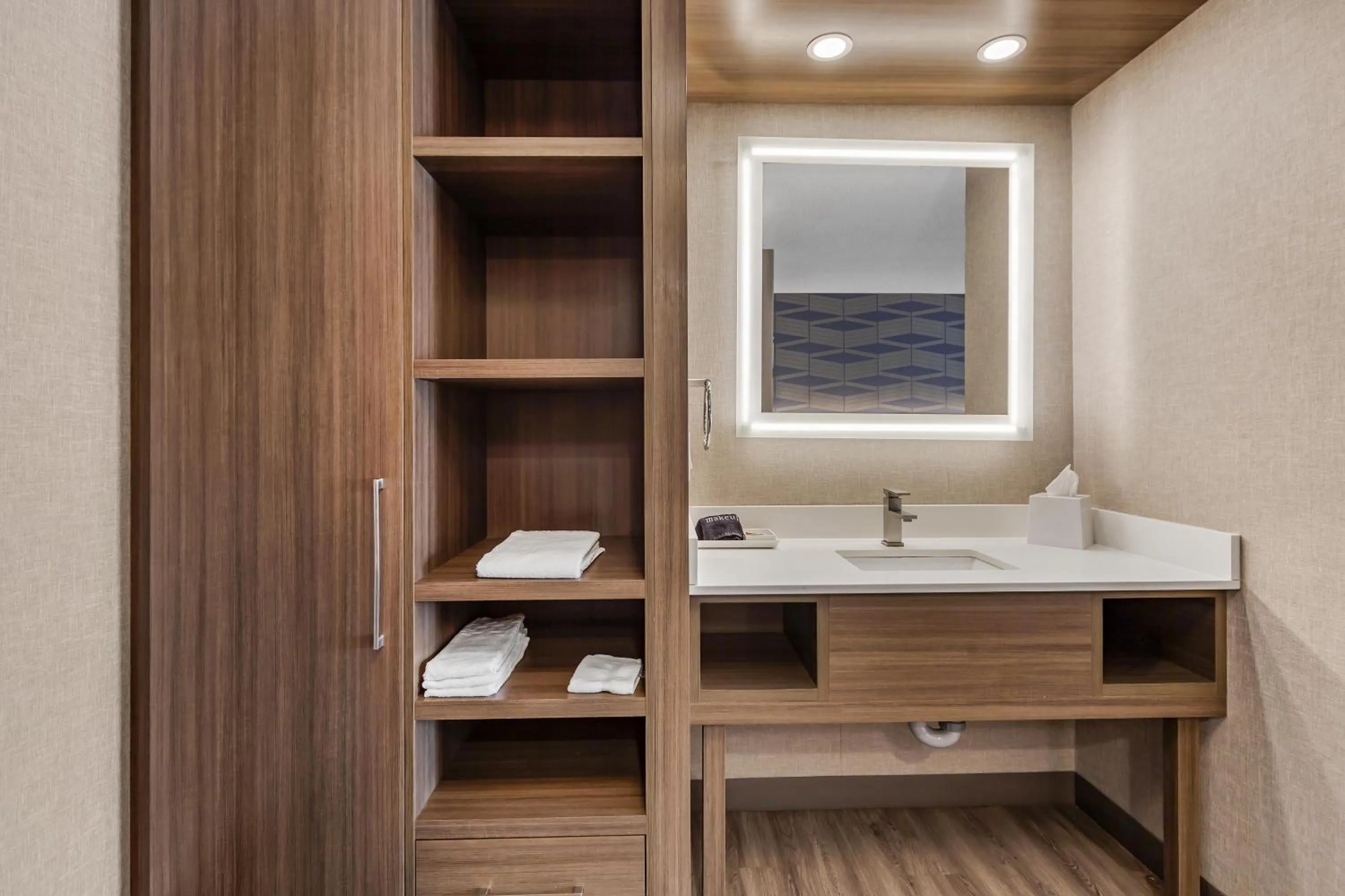 Bedroom in Best Western Plus West Edmonton