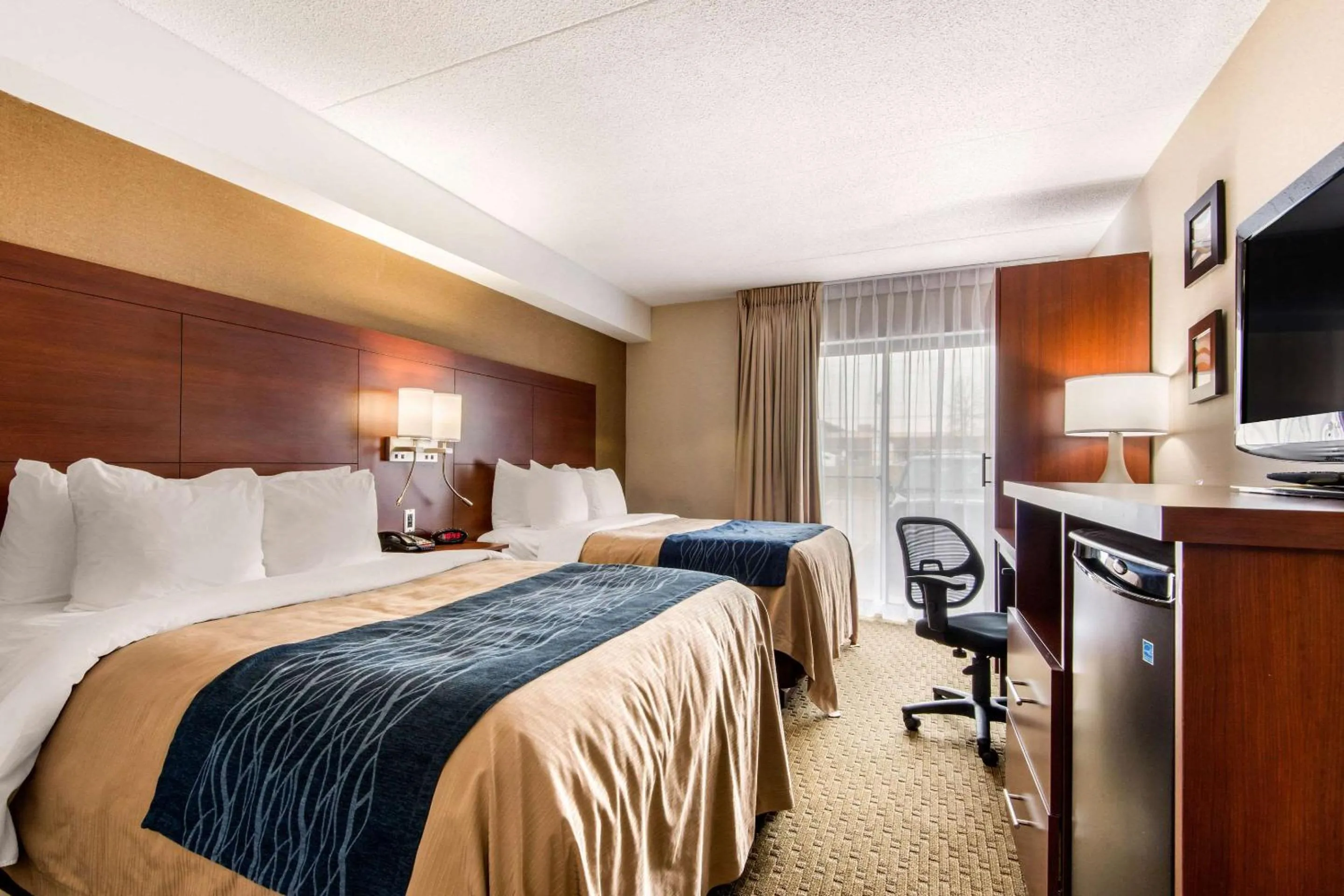 Photo of the whole room, Bed in Comfort Inn Airport West