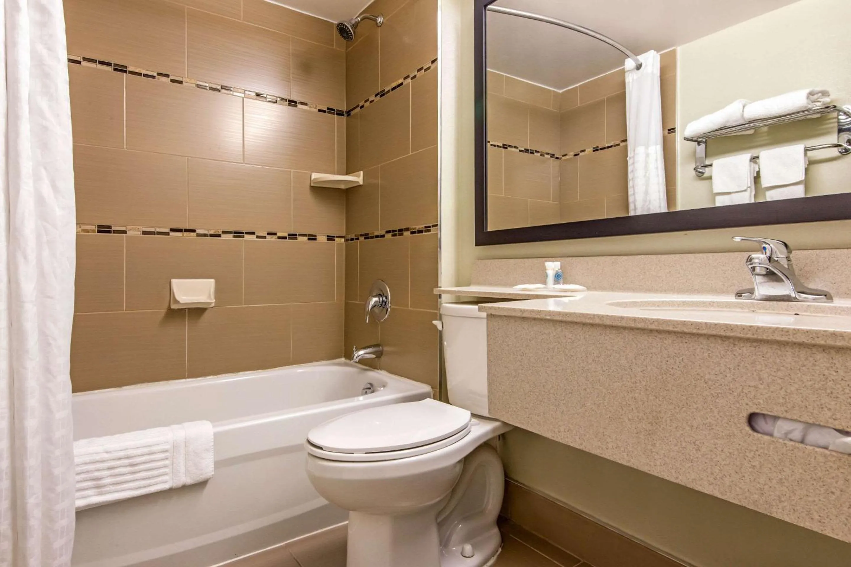 Bathroom in Comfort Inn Airport West