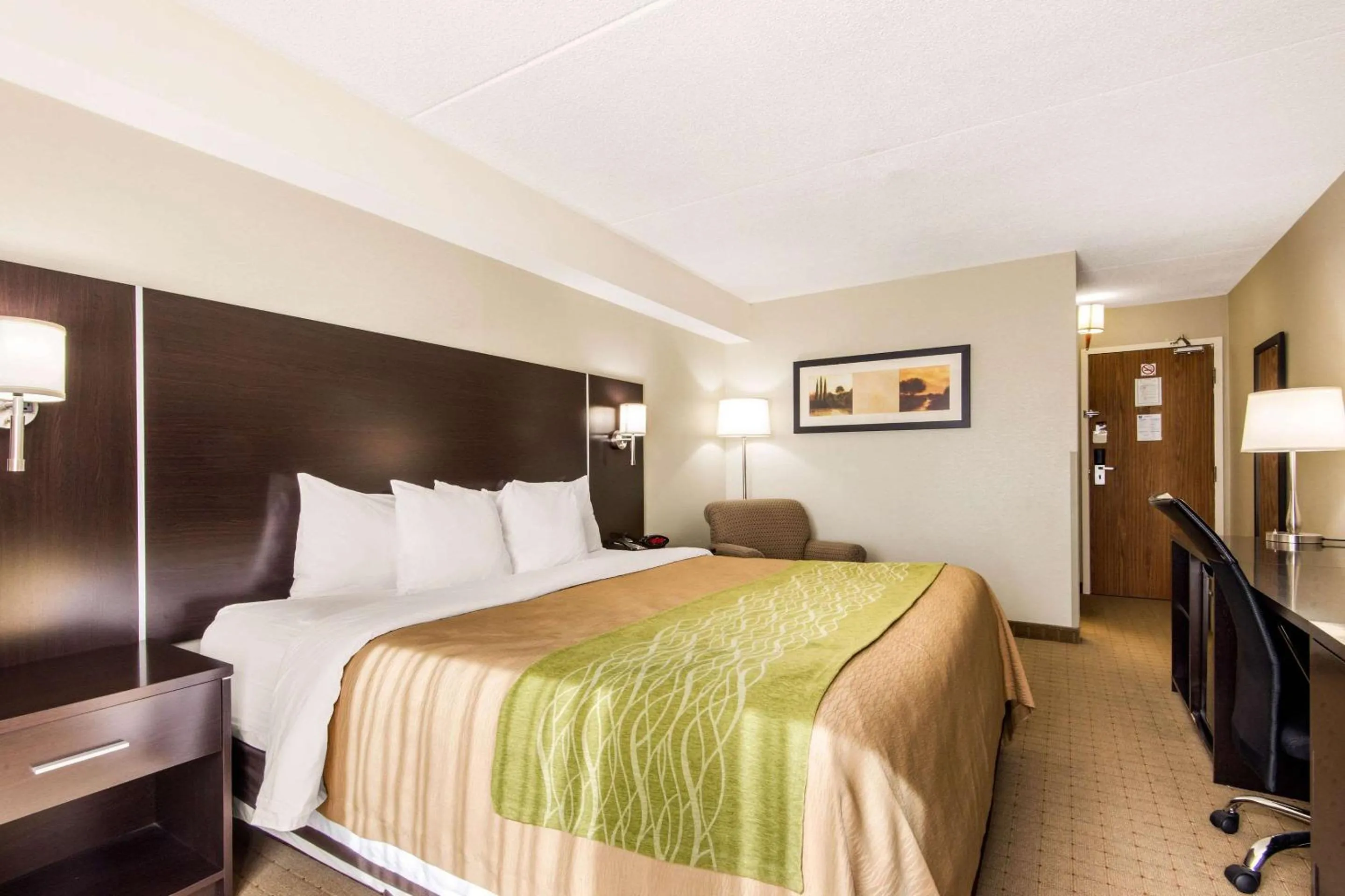 Photo of the whole room, Bed in Comfort Inn Airport West