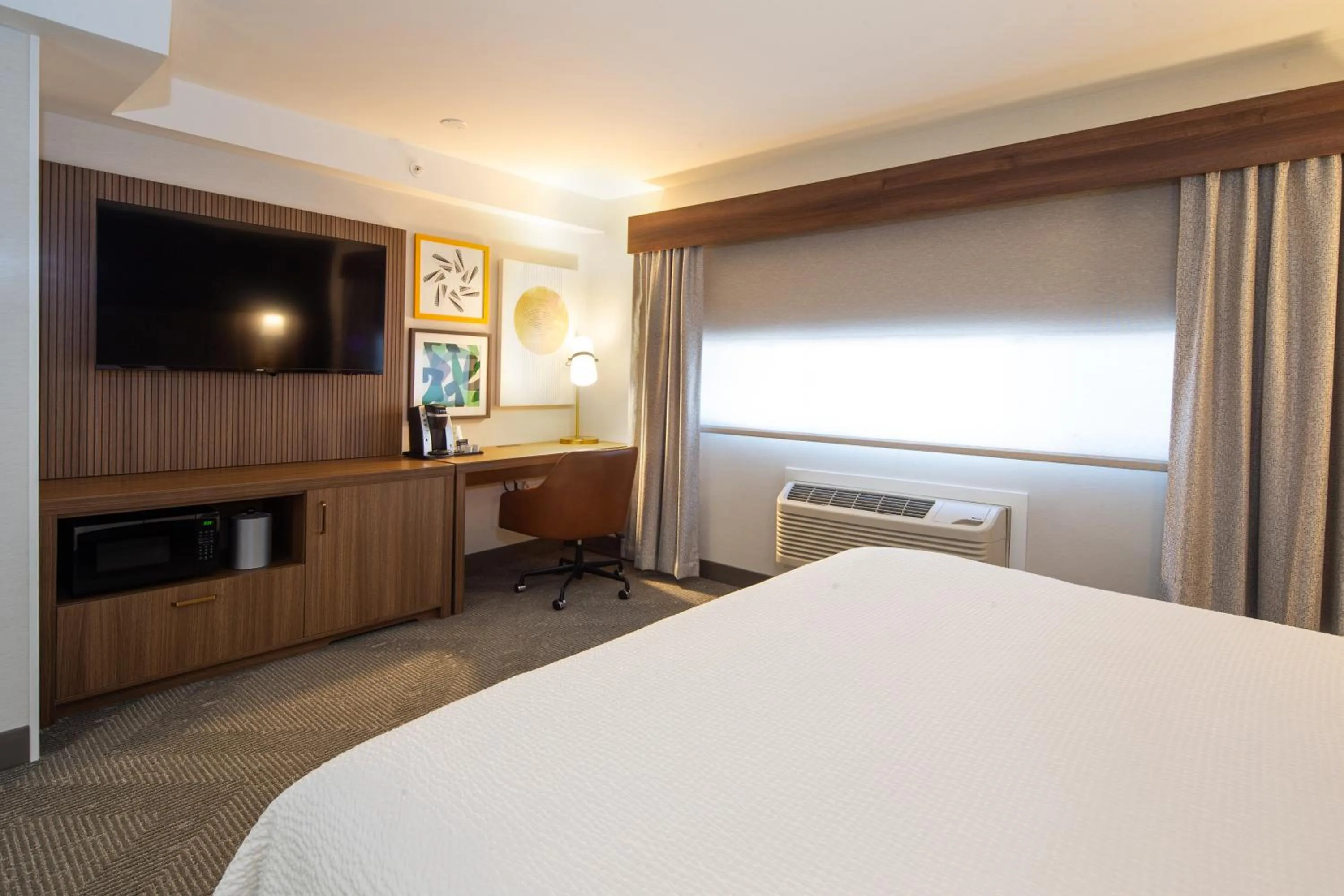 Bedroom, Bed in Holiday Inn Hinton by IHG