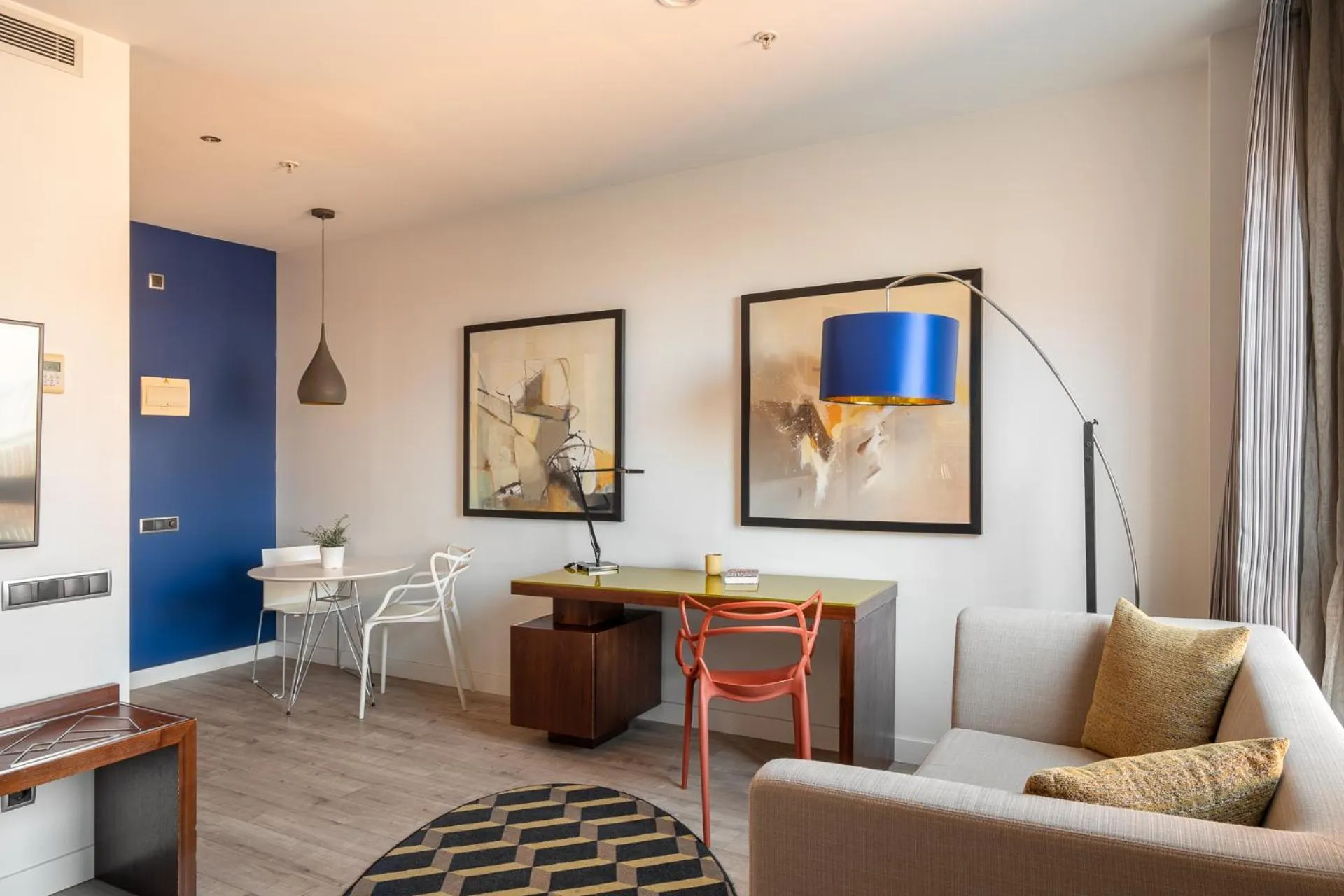 Seating area in Naitly Barcelona Poblenou