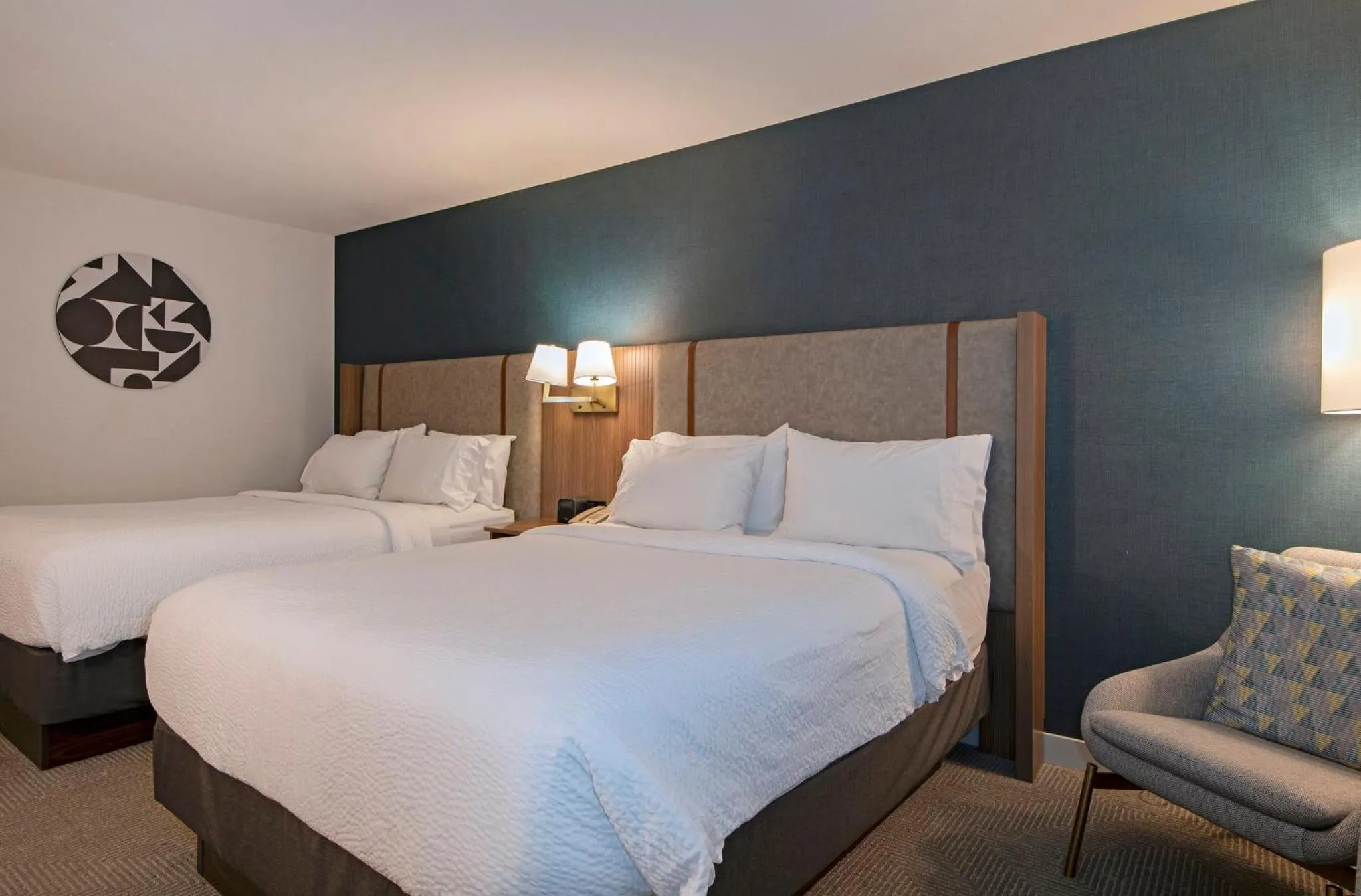 Photo of the whole room, Bed in Holiday Inn Hotel and Suites-Kamloops by IHG